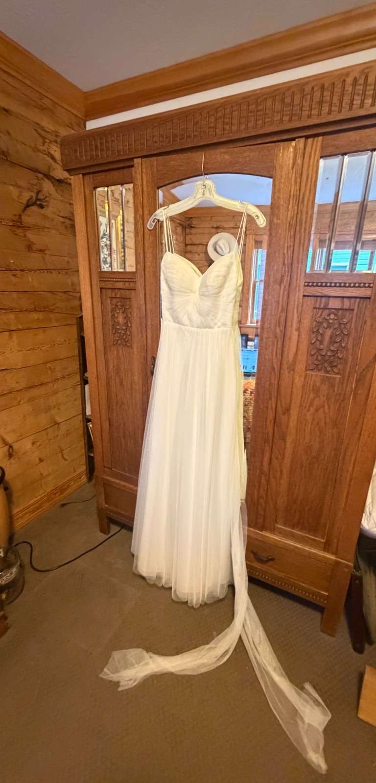 Watters & Watters Wedding Dress (never worn) Size 2