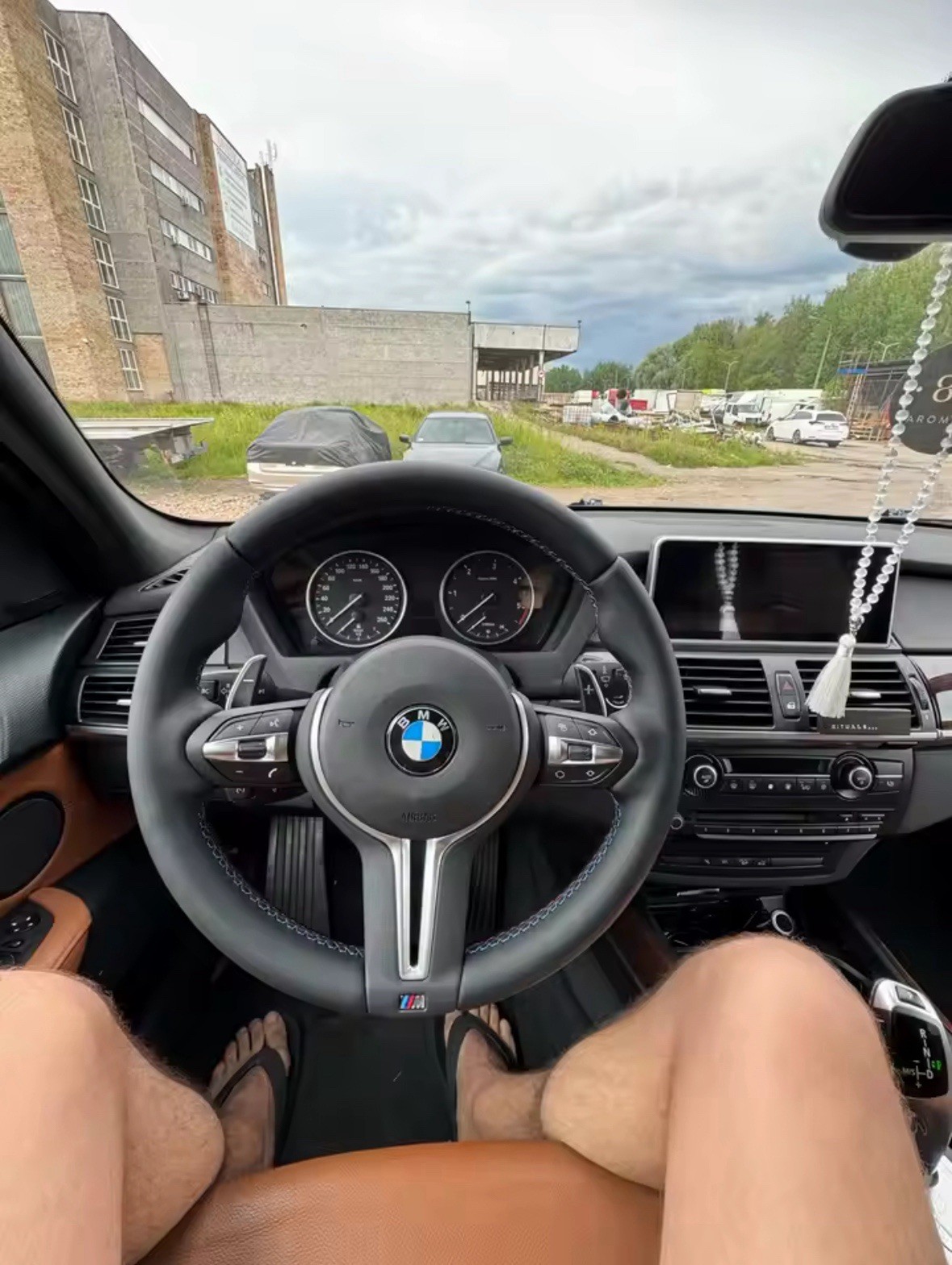 M Style Leather Steering Wheel For BMW F10 F11 F18 F06 F12 F07 F01 F02 F03 M5 M6 M Style Leather Steering Wheel For BMW F10 F11 F18 F06 F12 F07 F01 F02 F03 M5 M6