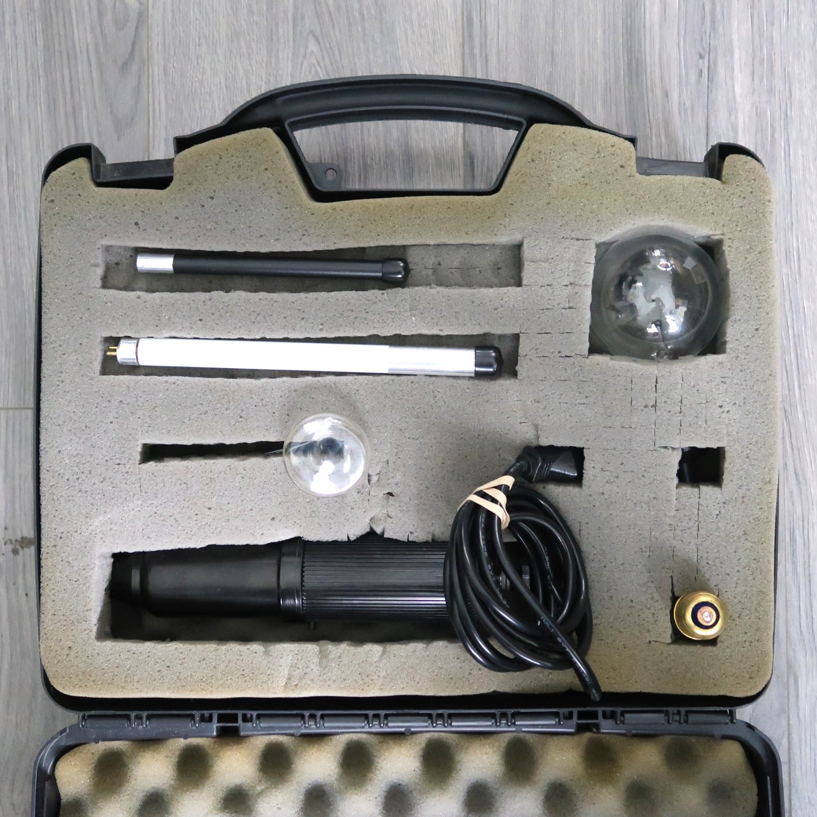 Vintage Violet Wand Ray Unit Quack Medicine 10 Piece Kit Working with Hard Case Vintage Violet Wand Ray Unit Quack Medicine 10 Piece Kit Working with Hard Case