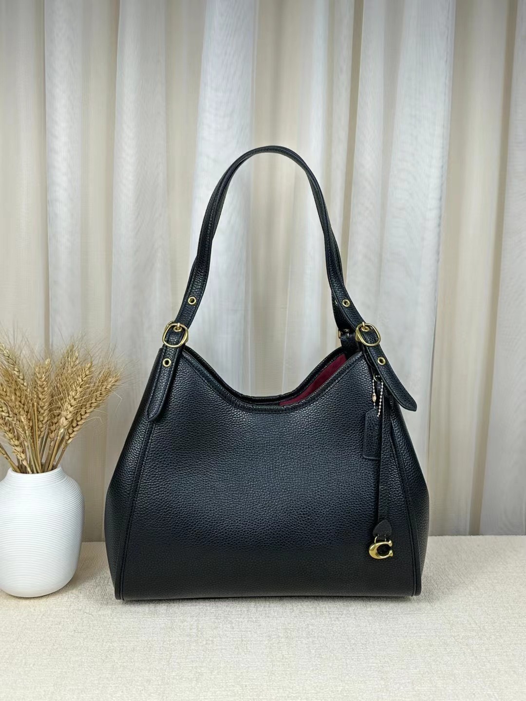 C4824 Lori Shoulder Bag Black Leather Outlet New