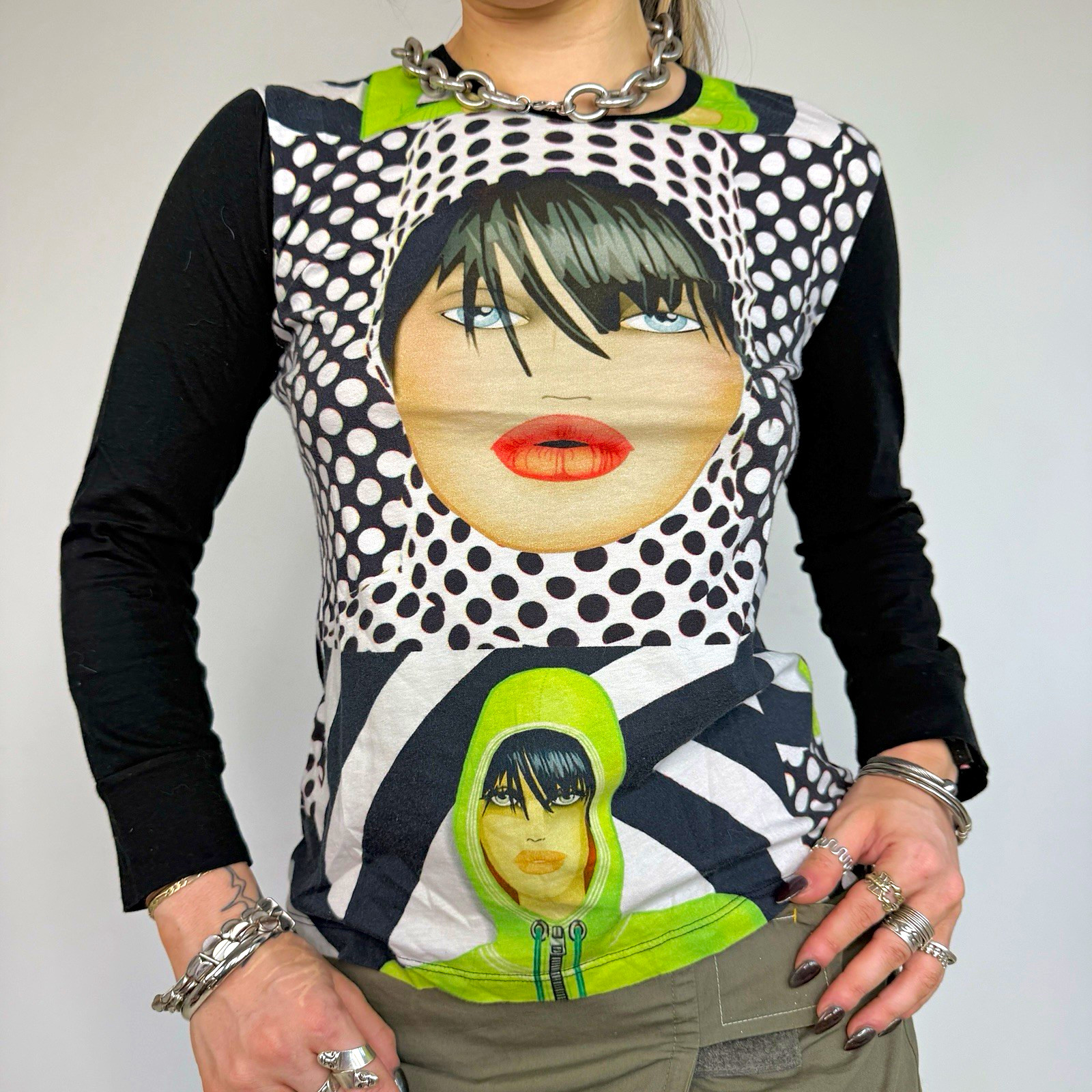 Vintage Y2K Custo Barcelona Women’s Black/White/Green Long Sleeve Graphic Top Vintage Y2K Custo Barcelona Women’s Black/White/Green Long Sleeve Graphic Top
