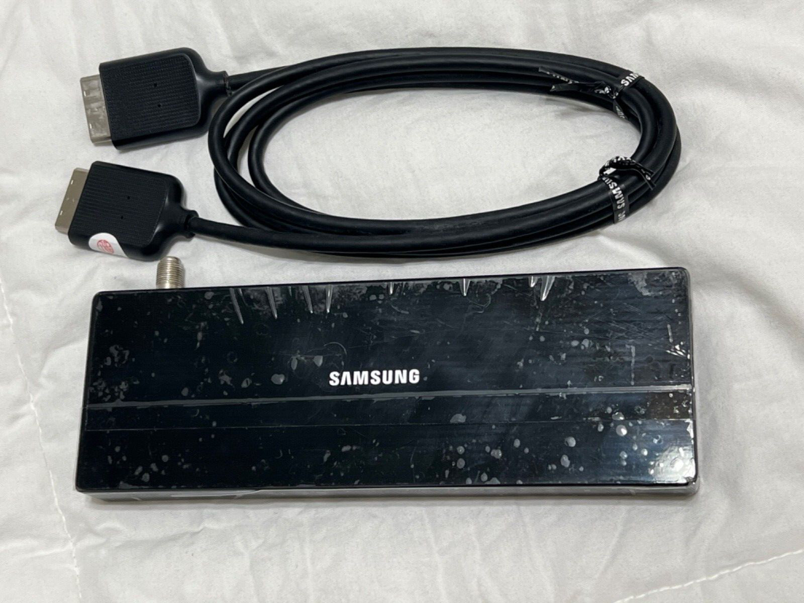 Samsung One connect box & Cable For - UN65KS8000F - UN60KS8000F - UN65KS8500F Samsung One connect box & Cable For - UN65KS8000F - UN60KS8000F - UN65KS8500F