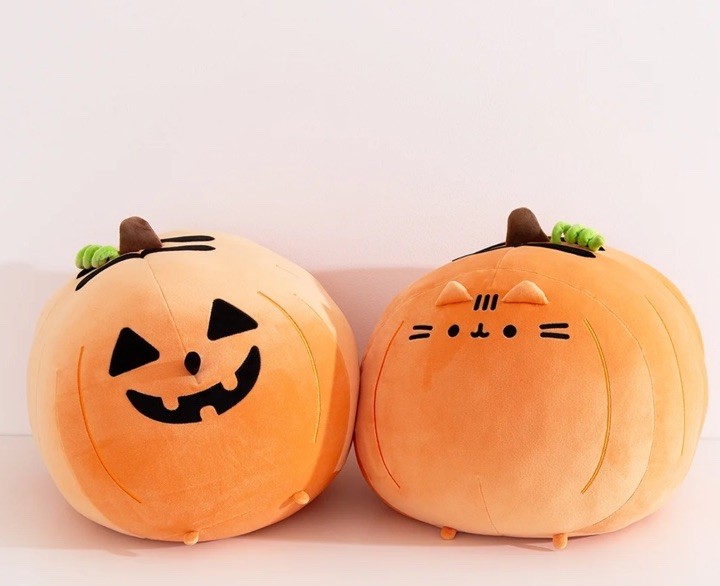 NWT Big Mochi Pumpkin Squisheen (Pusheen Shop Exclusive) SOLD OUT