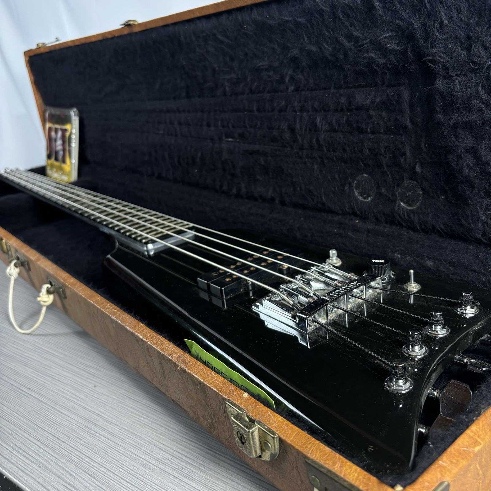 Vintage Kramer The Duke Bass Guitar 80s Leather Hardshell Case Headless Bass