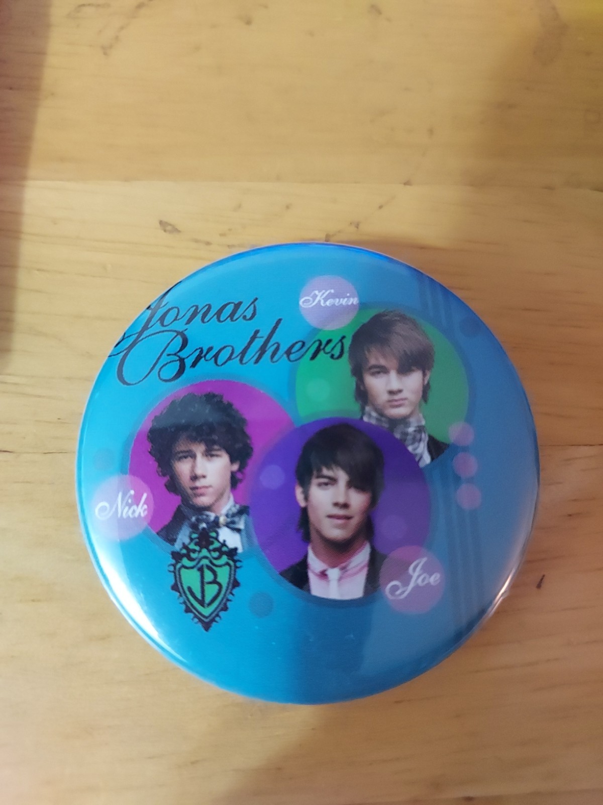 2008 Collector Pin Rock Jonas Brothers Rare Pin Featuring Kevin, Joe, and Nick