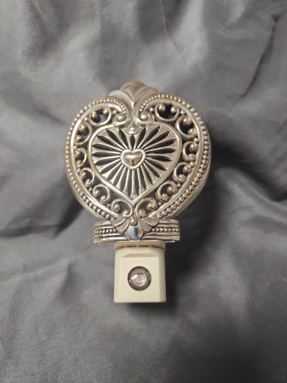 Brighton Bright Heart Nightlight Silver Plated Retired Brighton Bright Heart Nightlight Silver Plated Retired