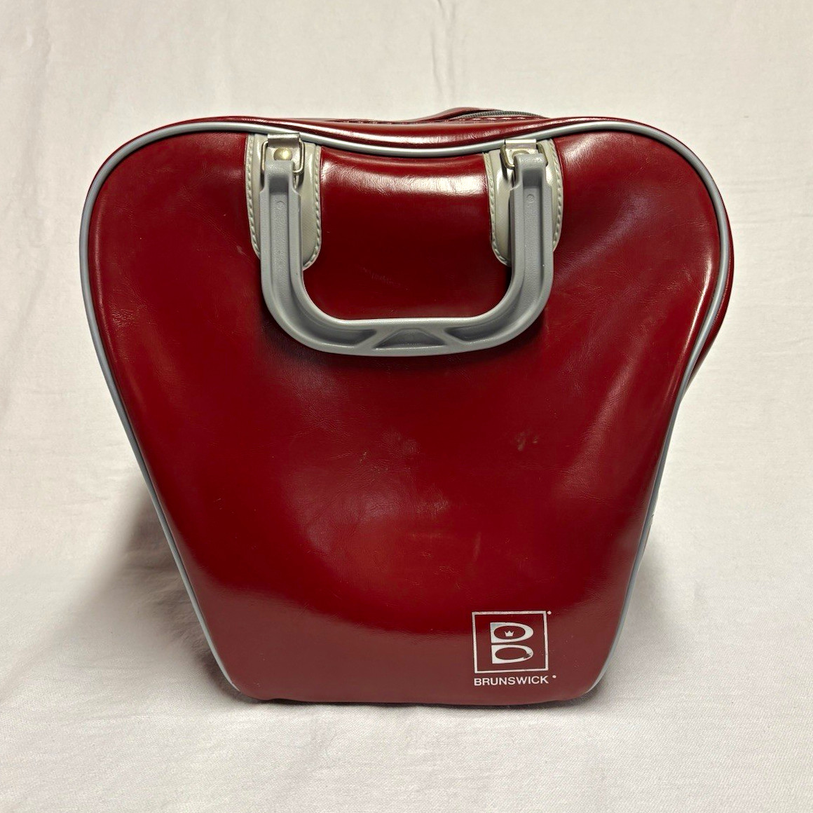Vintage 1970s Brunswick Red/Gray Vinyl Bowling Bag Carry Handle Zip Closure Vintage 1970s Brunswick Red/Gray Vinyl Bowling Bag Carry Handle Zip Closure