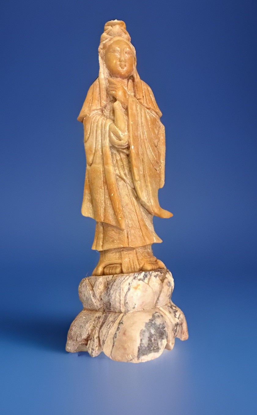 Vintage Chinese Hand Carved Soapstone Guanyin Kuan Yin Statue on Pedestal 10 Vintage Chinese Hand Carved Soapstone Guanyin Kuan Yin Statue on Pedestal 10