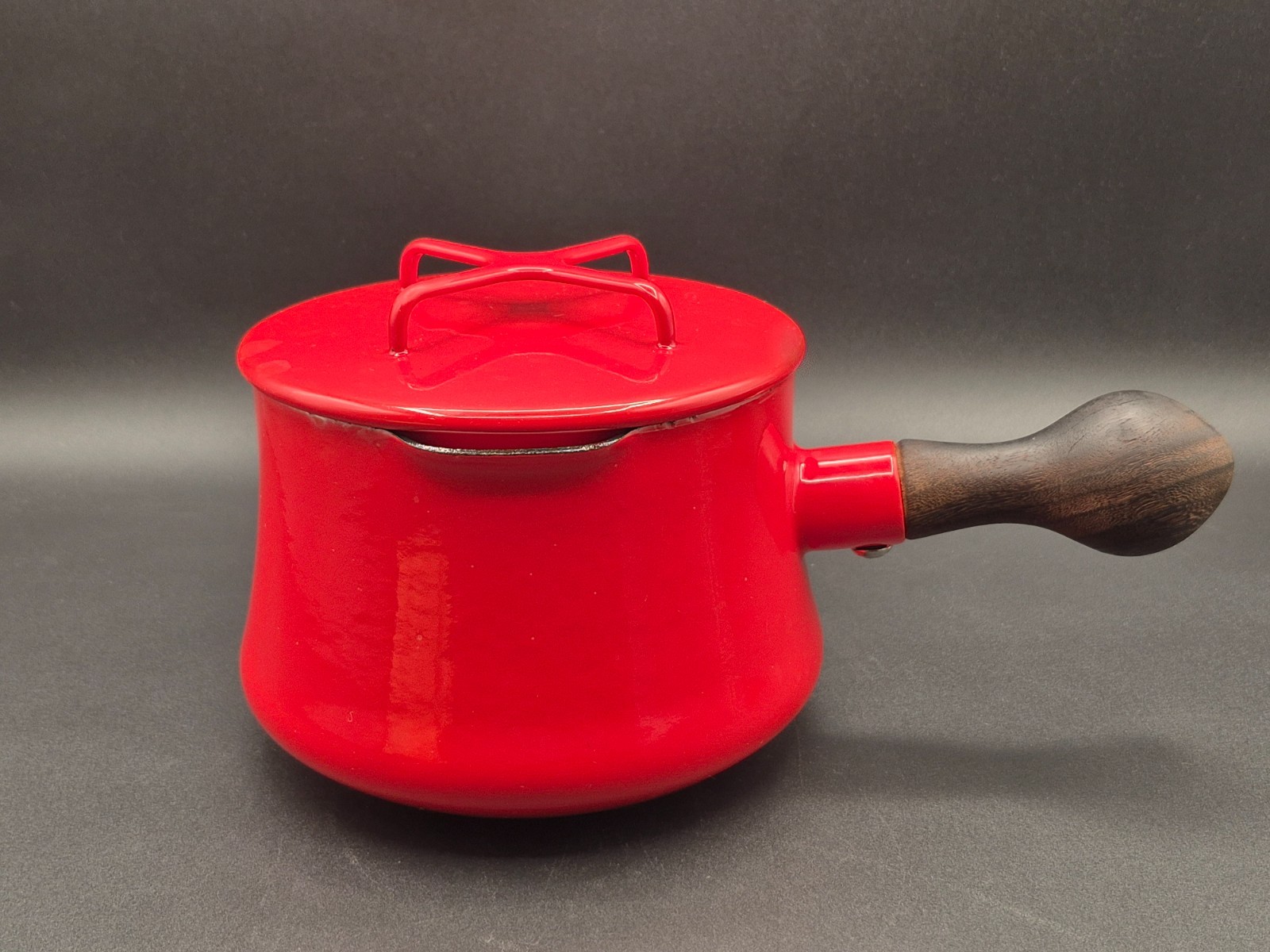 Vtg DANSK Kobenstyle Vibrant Red Enamel 1-Qt to 1.5-Qt Saucepan w/ Lid - France Vtg DANSK Kobenstyle Vibrant Red Enamel 1-Qt to 1.5-Qt Saucepan w/ Lid - France