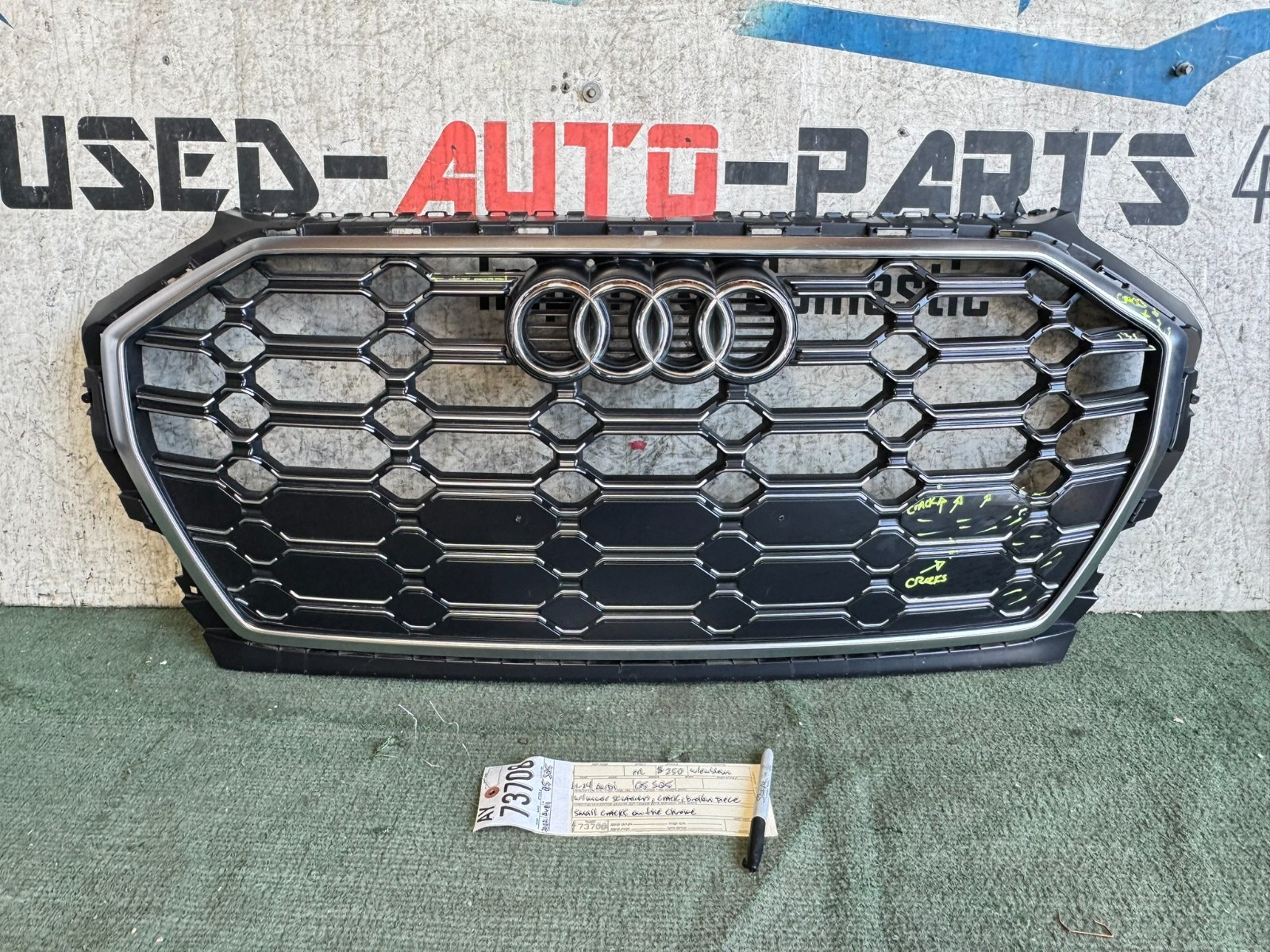 w/damages 2021 2022 2023 2024 AUDI Q5 SQ5 FRONT BUMPER GRILLE OEM AY73708 w/damages 2021 2022 2023 2024 AUDI Q5 SQ5 FRONT BUMPER GRILLE OEM AY73708