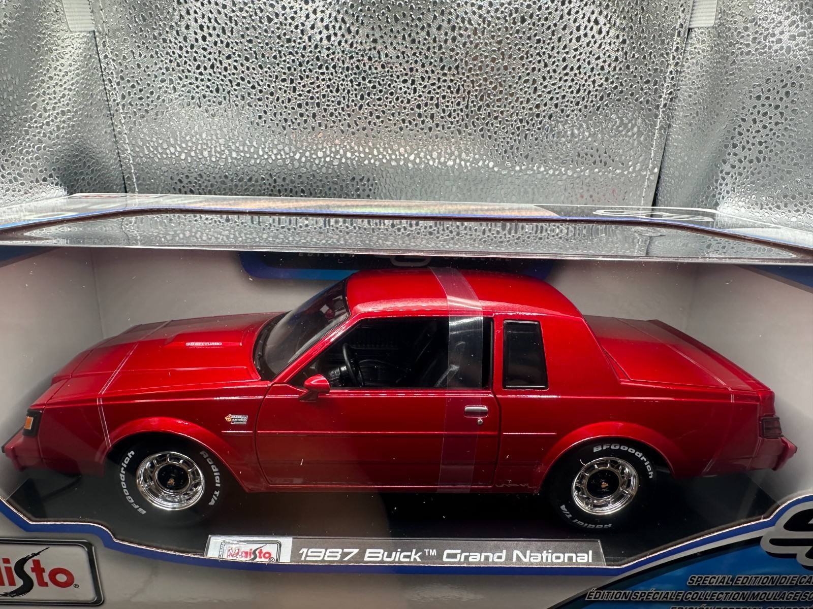Maisto Buick Grand National 1987 1:18 Diecast Car Red Special Edition Brand New