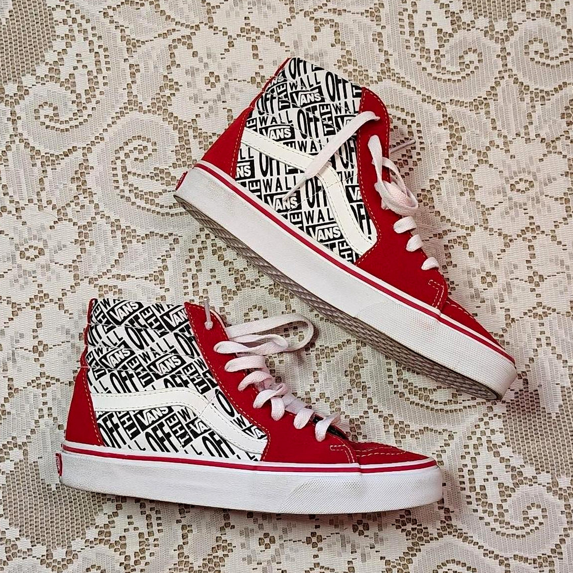 Vans Off The Wall High Top Red and White Sneakers With a Logo Design Sz w7 m5.5