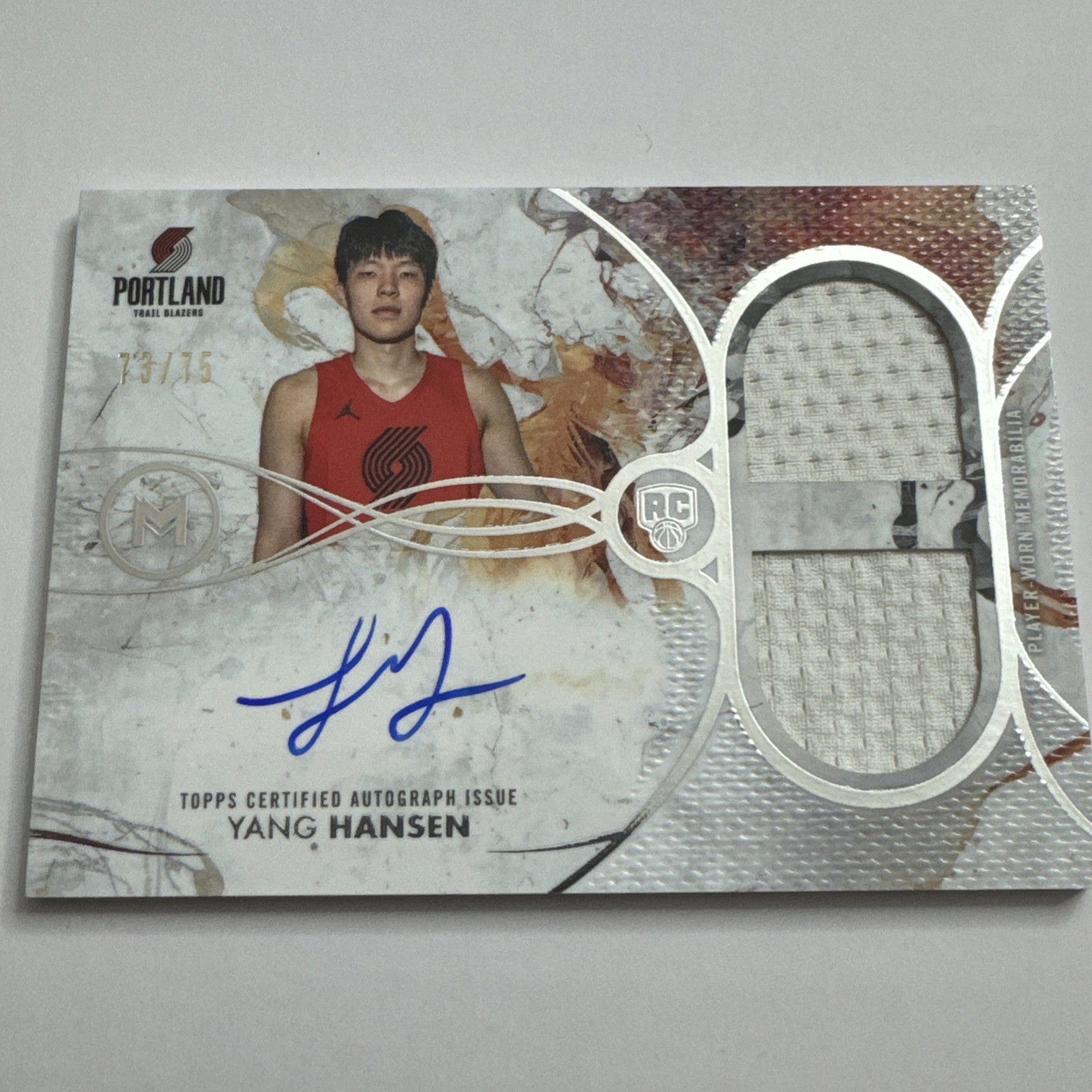 2025-26 TOPPS MOTIF YANG HANSEN DUAL RELIC PATCH AUTO /75 RC ROOKIE