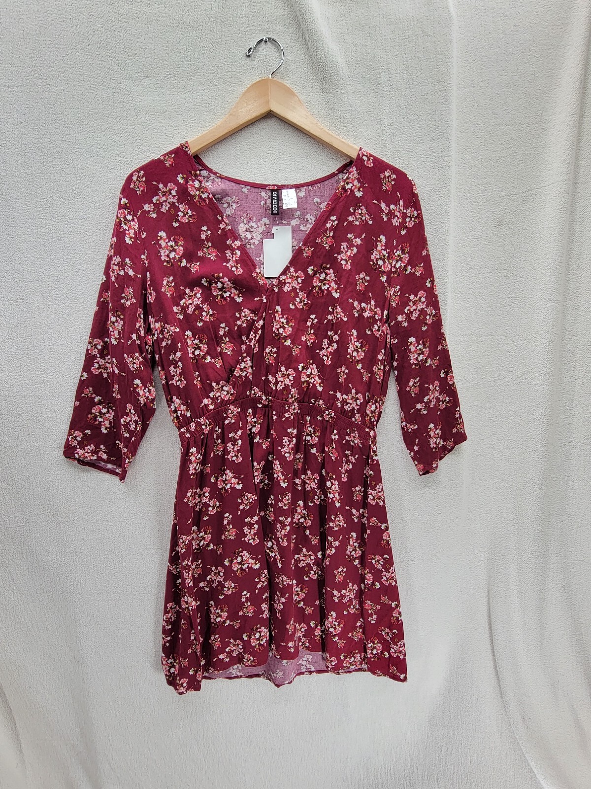 NWT Divided by H&M Floral Red V-neck Dress Size-12