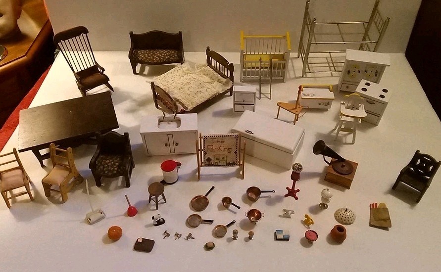 Vintage Lot Of Miniature Dollhouse Items - Mixed Lot W/Furniture & Accessories