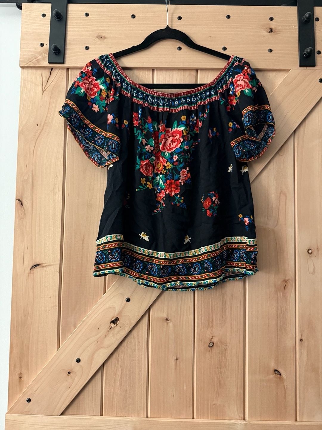 Flying Tomato Off Shoulder Floral Blouse Size Small