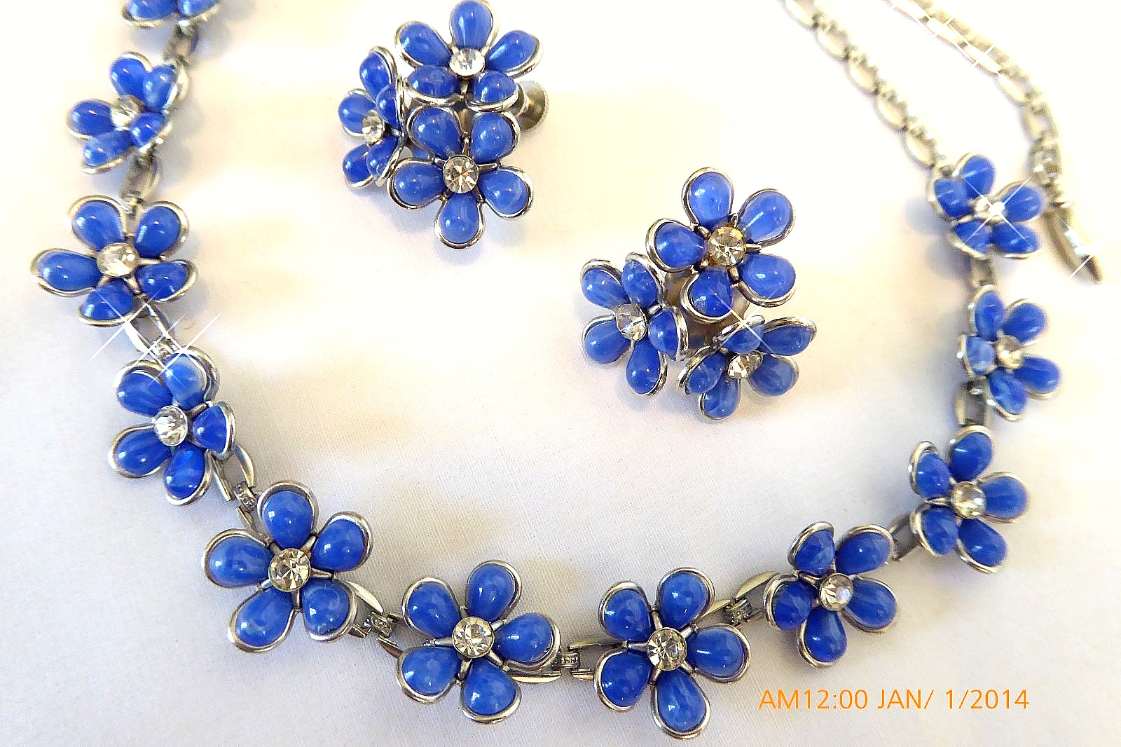 VINTAGE CORO WIRE CAGE BLUE LUCITE & RHINESTONE FLOWER NECKLACE EARRINGS SET