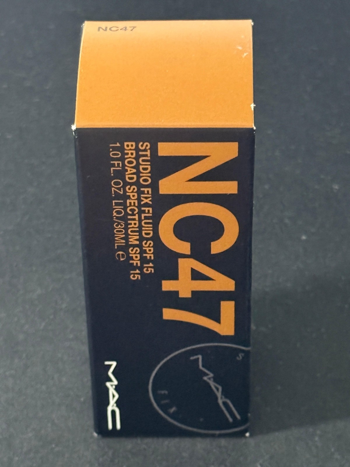 M.A.C Studio Fix Fluid Broad Spectrum SPF 15 - NC47 - 1 oz / 30 ml - New in Box