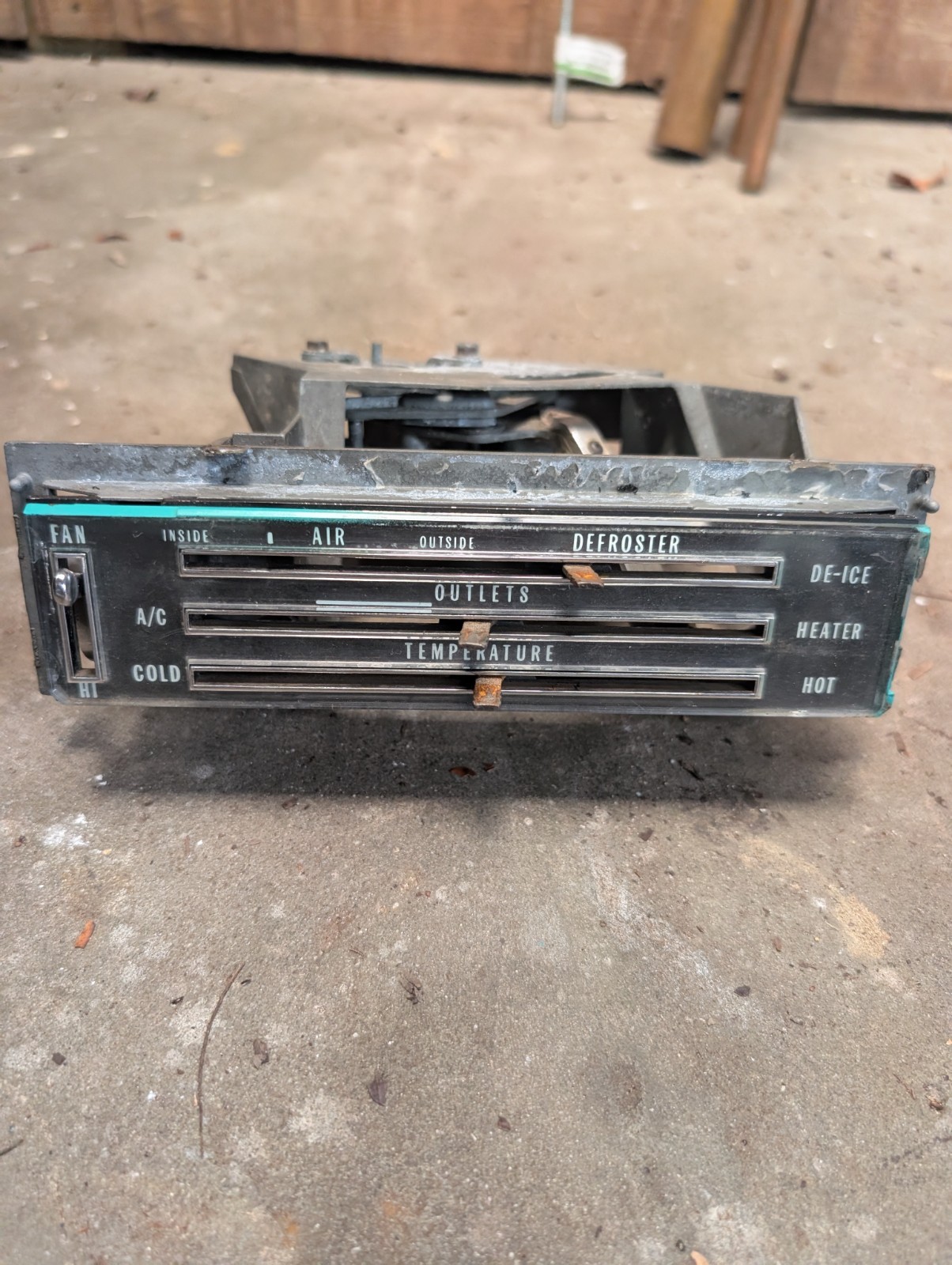 1967-72 Chevy/GMC Blazer, C10 Truck Heater Control Assembly with A/C 7291652