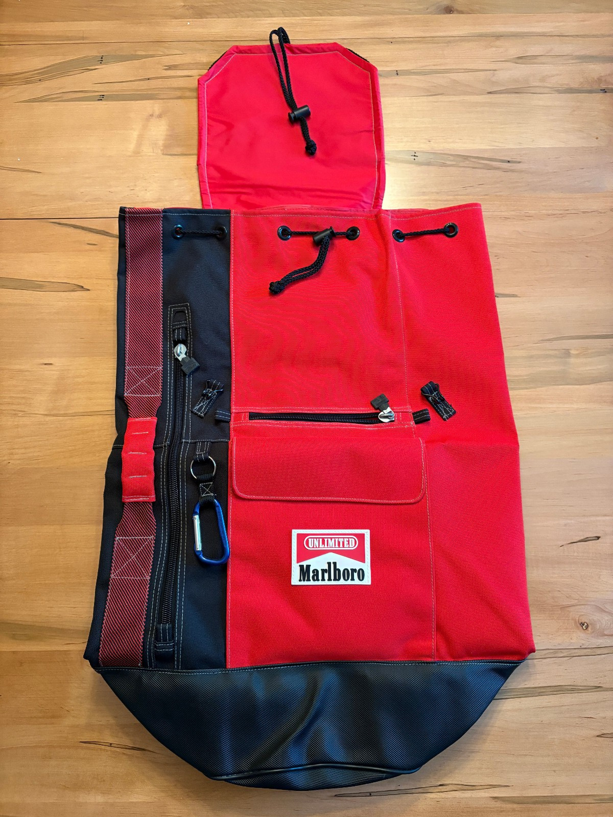Lg Unlimited Marlboro Red Duffel Shoulder Bag Backpack Heavy Duty - 27\