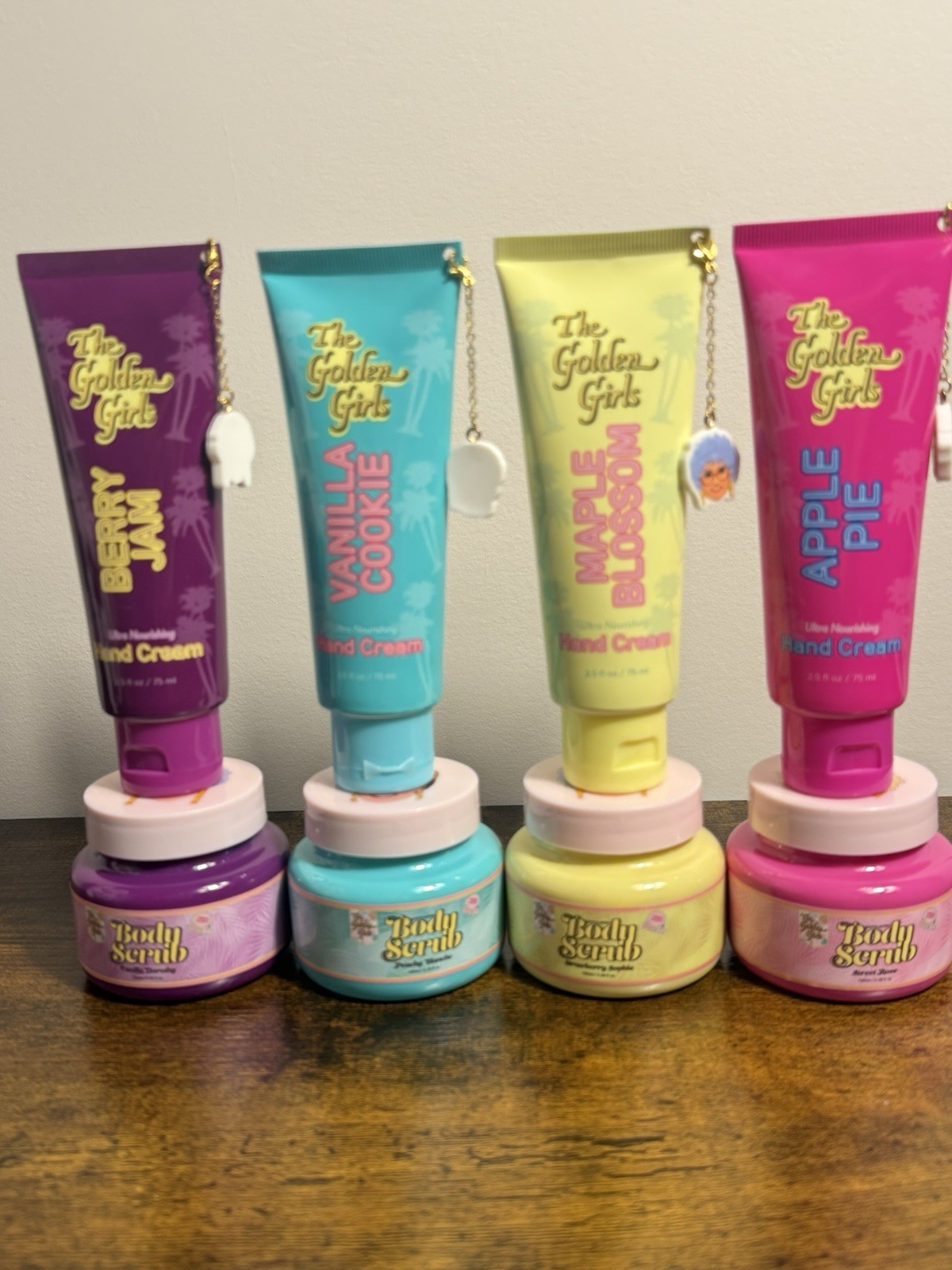 8 pcs The Golden Girls Ultra Nourishing Hand Cream & Body Scrub Set Berry Jam
