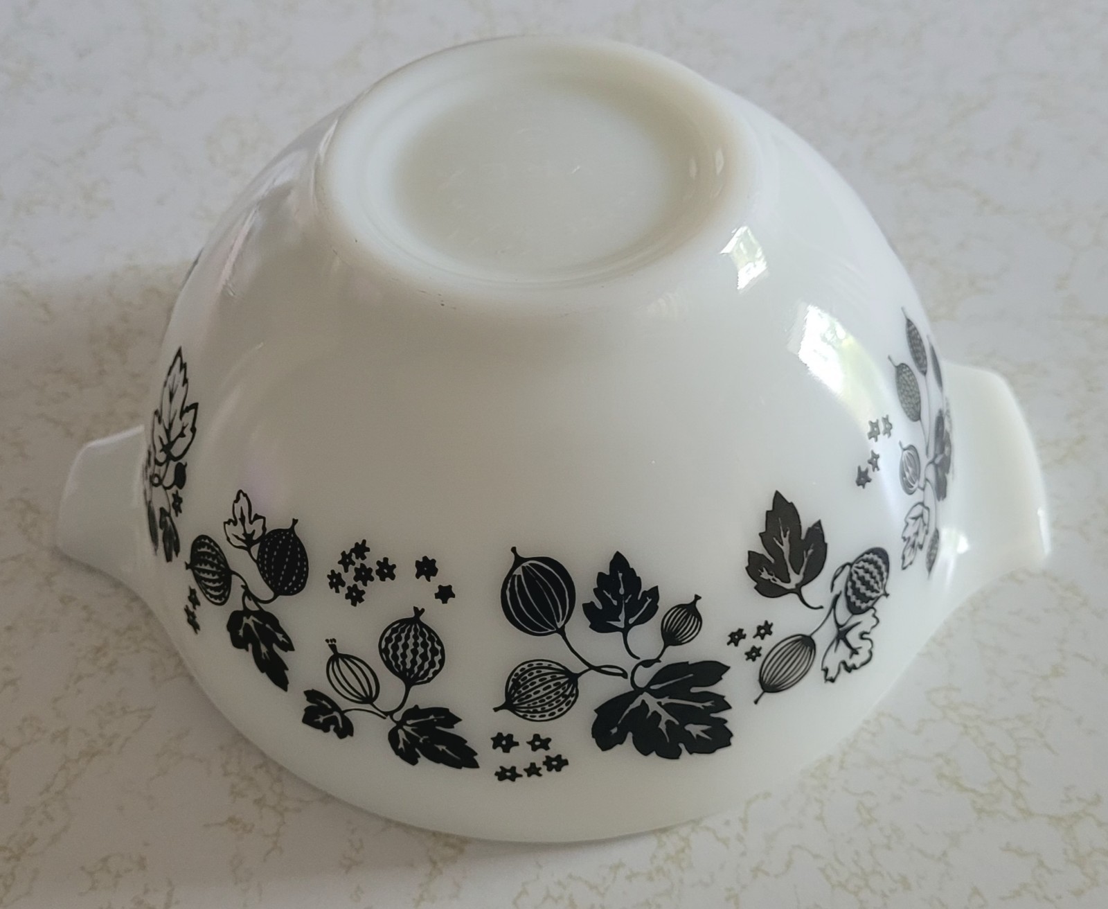 Vintage Pyrex #441 Gooseberry Cinderella Mixing Bowl Black & White 1 1/2 Pint