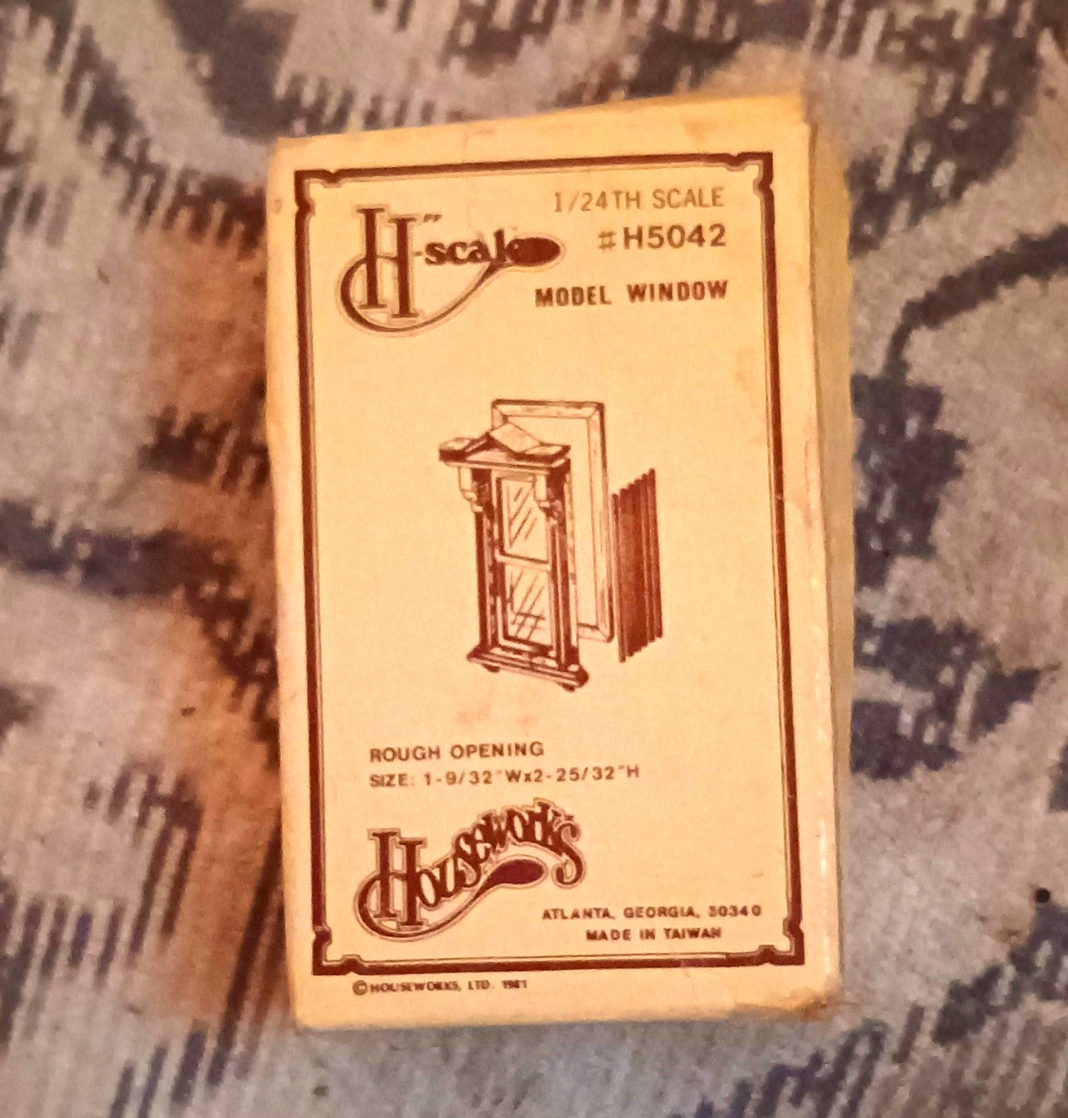 Houseworks 1:24 Scale Wood Window Unfinished Victorian Vintage Single H5042 Houseworks 1:24 Scale Wood Window Unfinished Victorian Vintage Single H5042