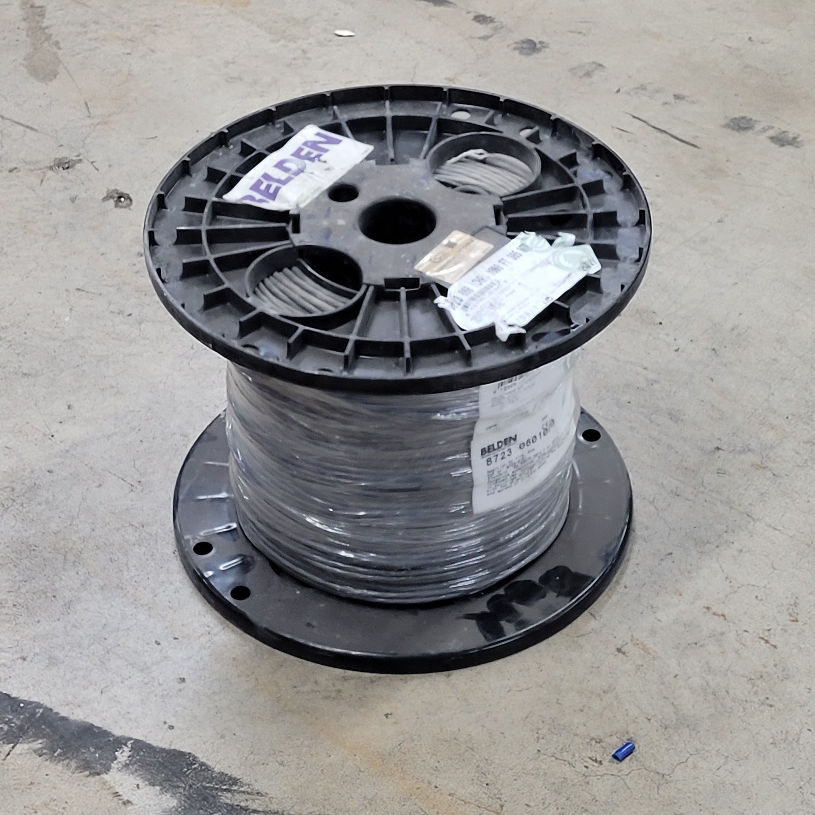 Spool of 1000\' Belden 8723 060 Audio Communication &  Cable, 612825214458 - NEW
