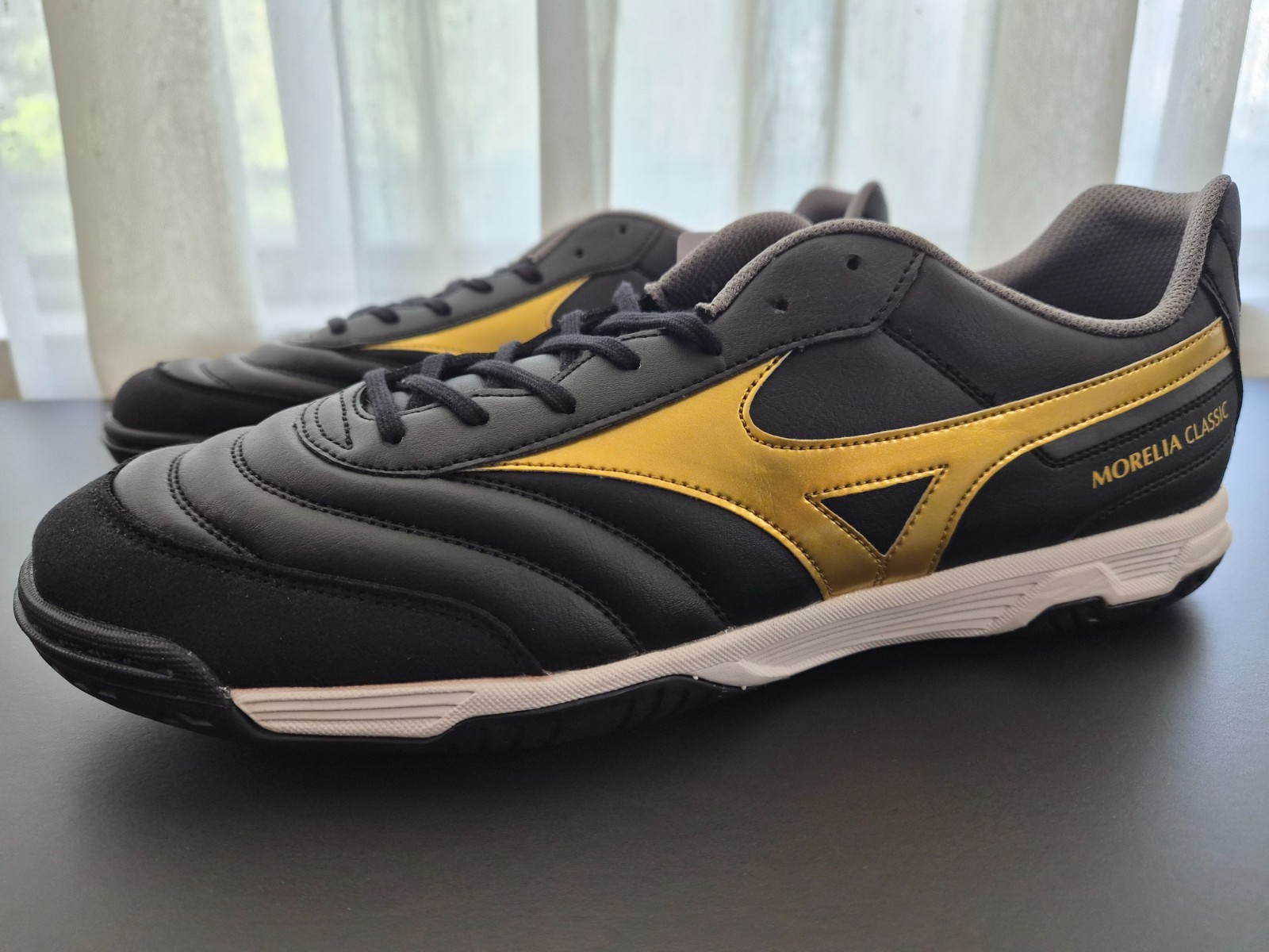 Mizuno Morelia Sala Classic In Futsal Indoor Soccer Shoes - Black Gold Size 11