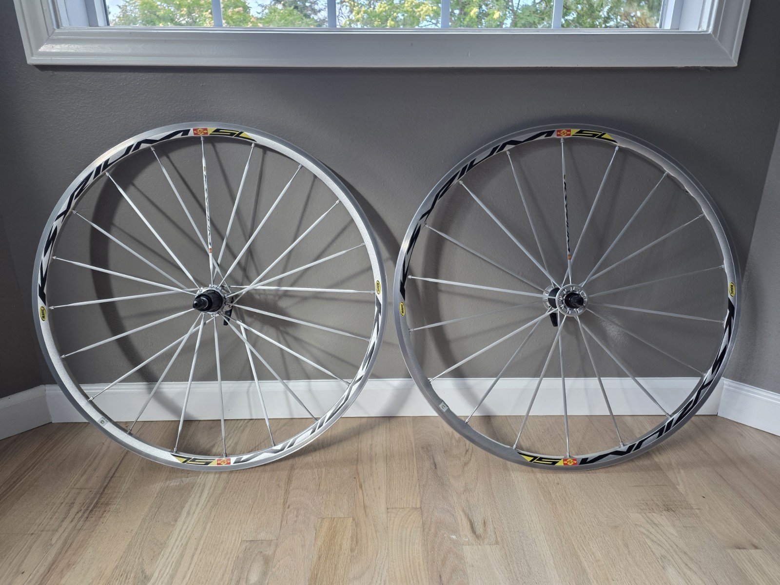 Mavic Ksyrium SL SSC Wheelset Shimano Freehub Clincher 700c Super Clean