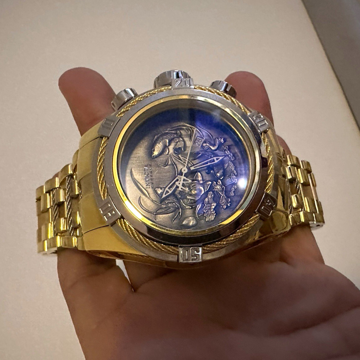 Invicta Reserve Quartz Chronograph Date 200m Gold SS Silver/Blue Dial Watch Invicta Reserve Quartz Chronograph Date 200m Gold SS Silver/Blue Dial Watch