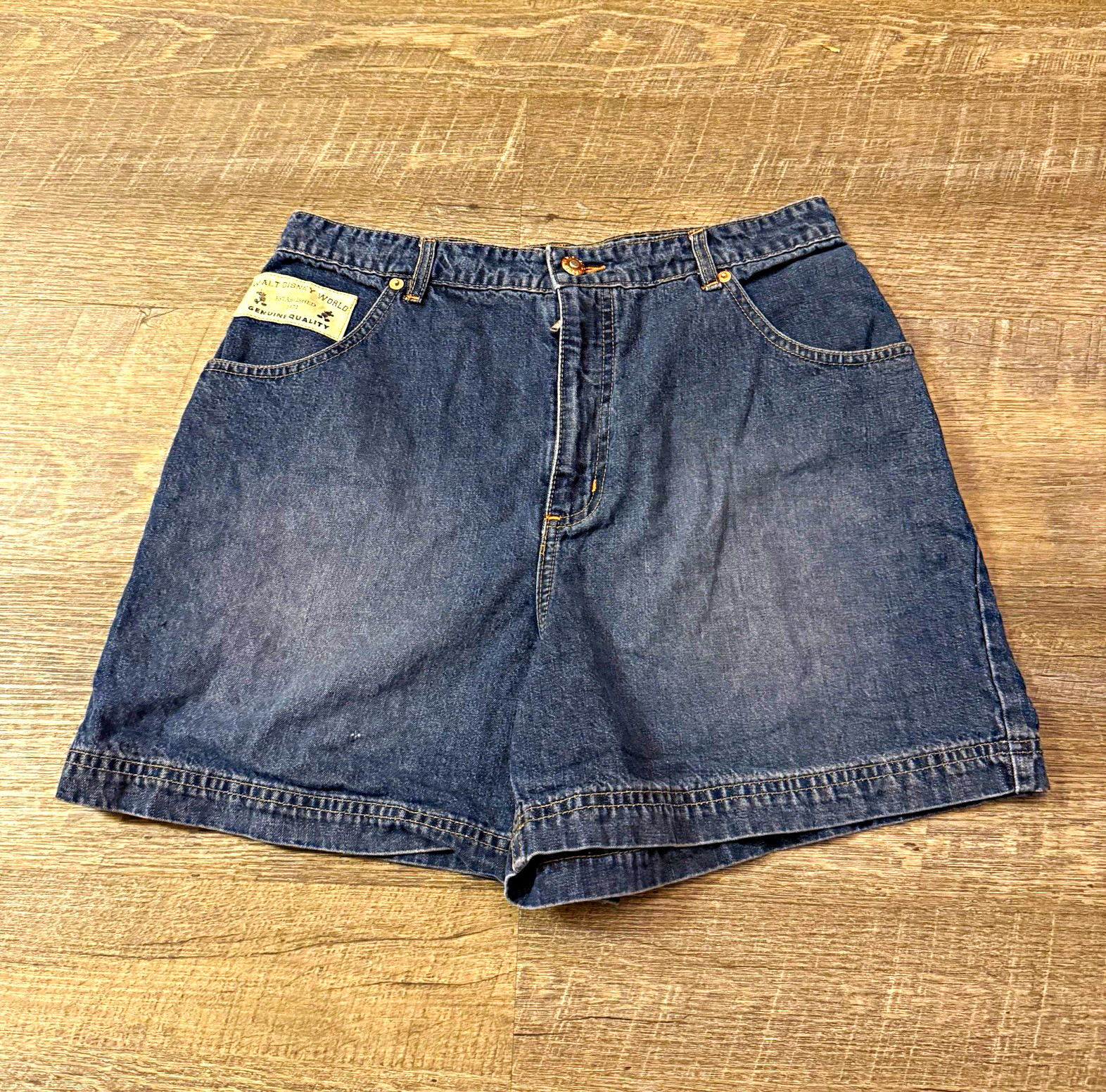 Vintage Walt Disney World Mickey Mouse Embroidered Denim Shorts Womens Size 10 Vintage Walt Disney World Mickey Mouse Embroidered Denim Shorts Womens Size 10