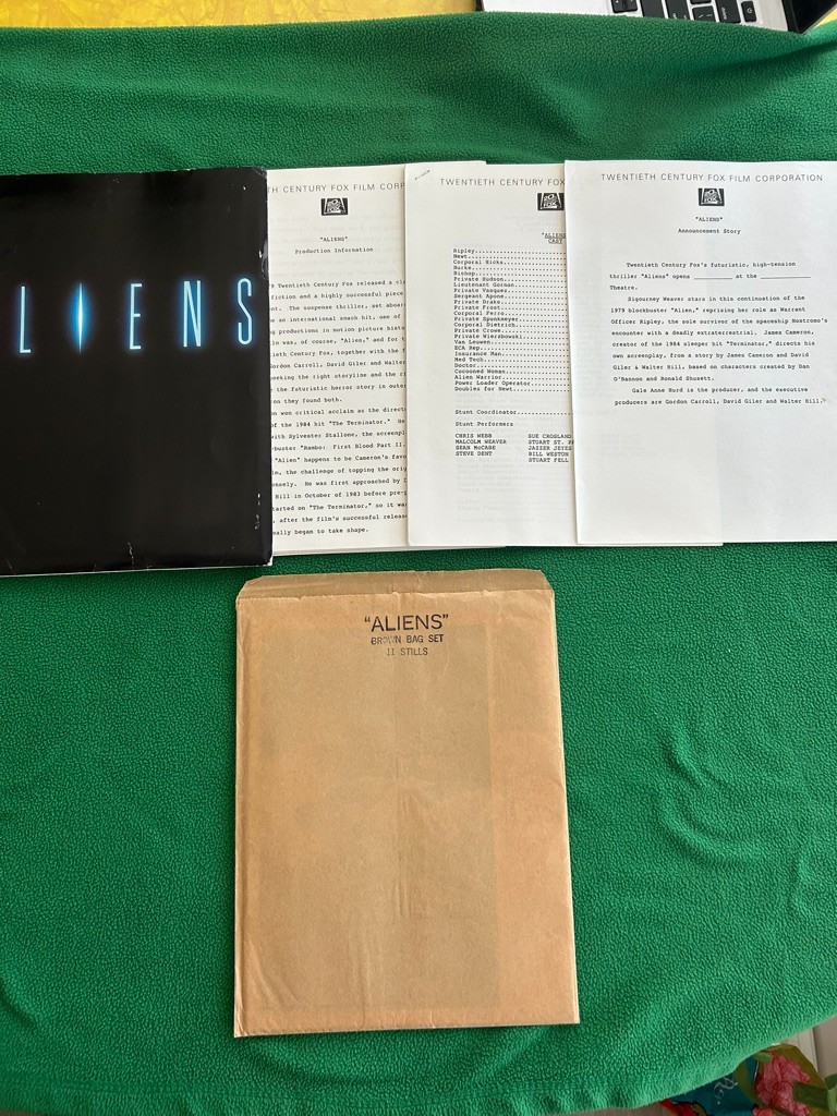 ALIENS 1986 Press Kit w/ Production Information, Photos & More, James Cameron