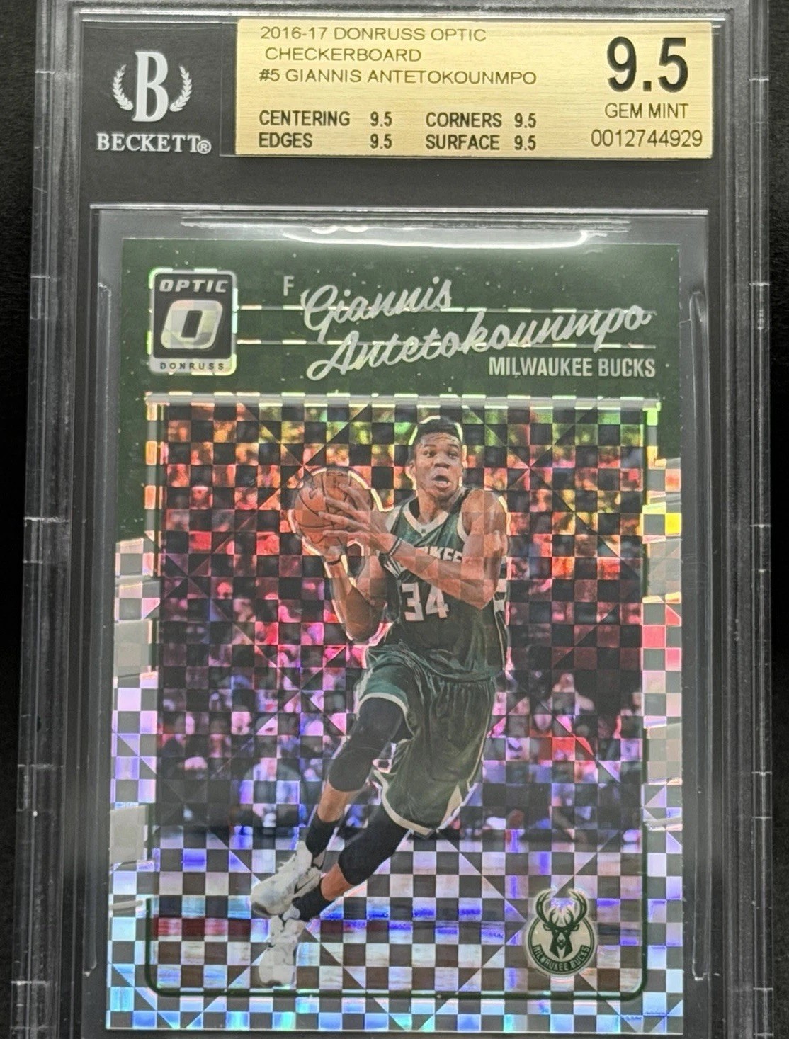 2016-17 Panini Donruss Optic - Giannis Antetokounmpo #5 Checkerboard BGS 9.5 2016-17 Panini Donruss Optic - Giannis Antetokounmpo #5 Checkerboard BGS 9.5