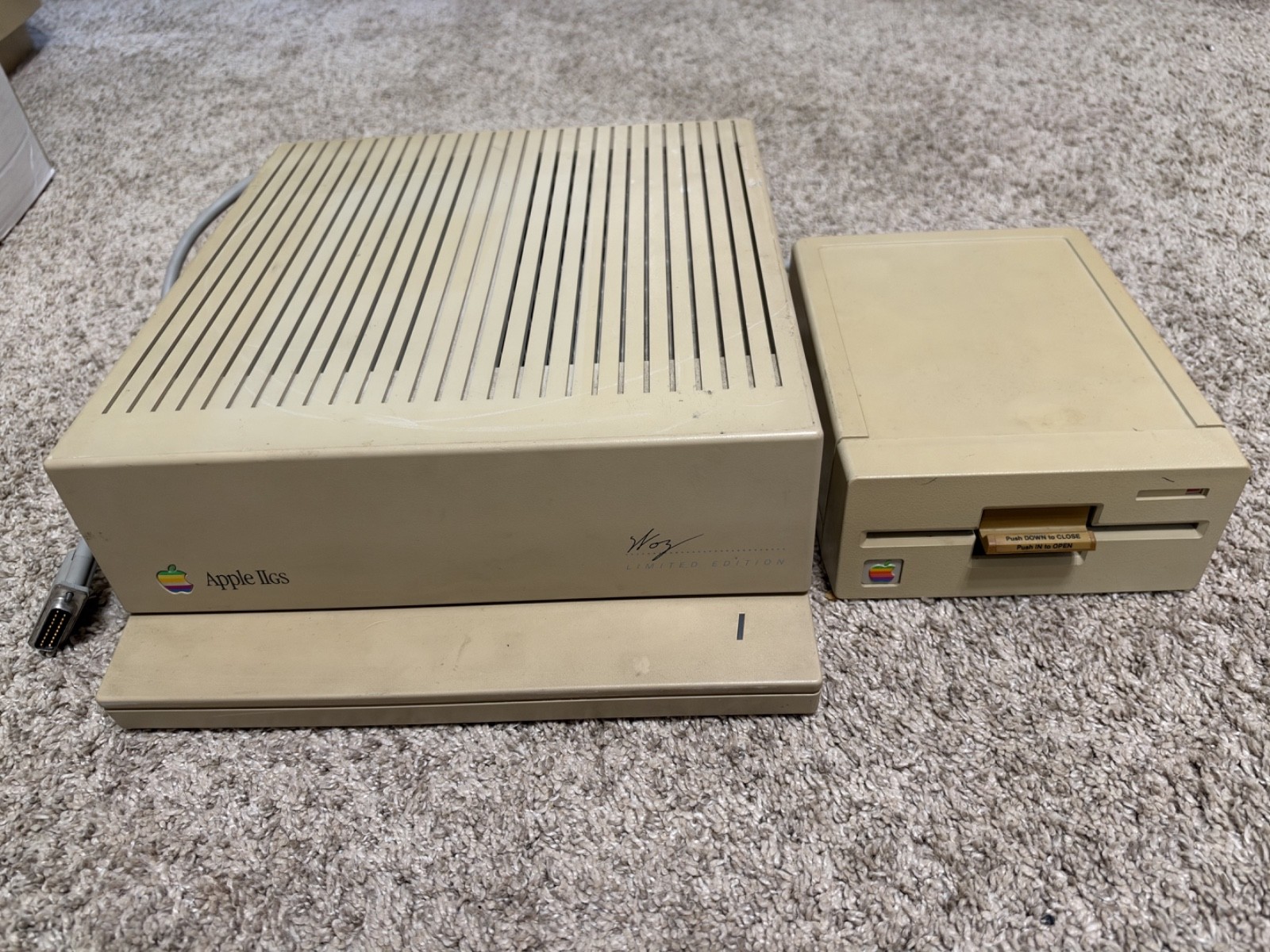 Vintage Apple IIgs WOZ Signature Edition Computer + Untested floppy drive
