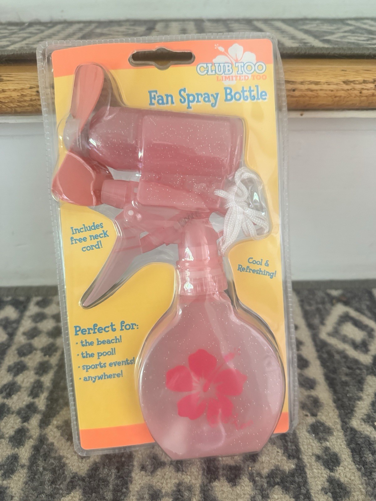 Vintage Club Too Limited Too Spray Bottle Fan Mist Hibiscus Glitter Pink NIP Y2K Vintage Club Too Limited Too Spray Bottle Fan Mist Hibiscus Glitter Pink NIP Y2K