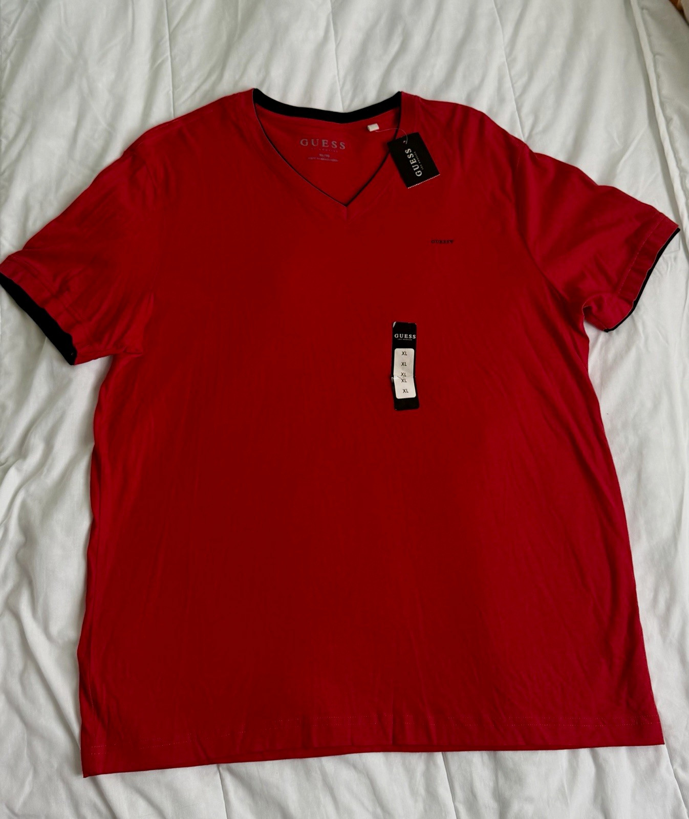 GUESS Logo Solid Red V-Neck Short Sleeve Men\'s T-Shirt XL Regular
