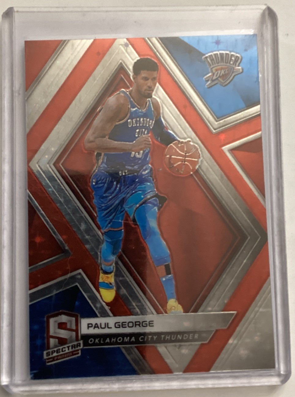2018-19 Panini Spectra - Paul George #32 Red Prizm /99 2018-19 Panini Spectra - Paul George #32 Red Prizm /99