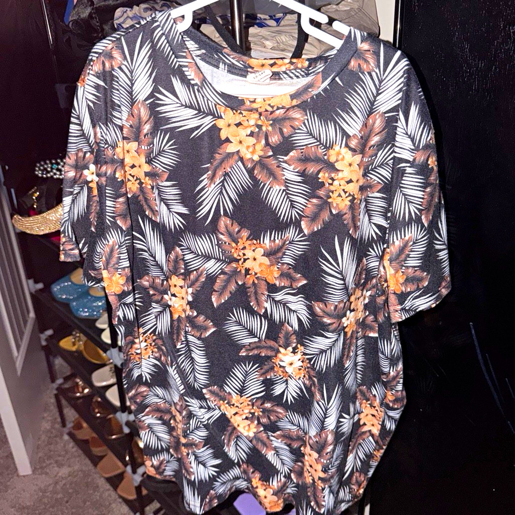 SheIn Men’s S Regular Black Tropical Floral Palm Graphic Crew Neck T-Shirt SheIn Men’s S Regular Black Tropical Floral Palm Graphic Crew Neck T-Shirt