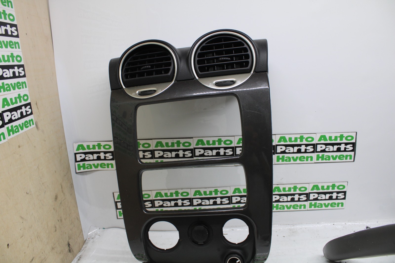 02-07 GMC Envoy - Radio Climate Dash Trim Bezel Black Carbon Fiber OEM