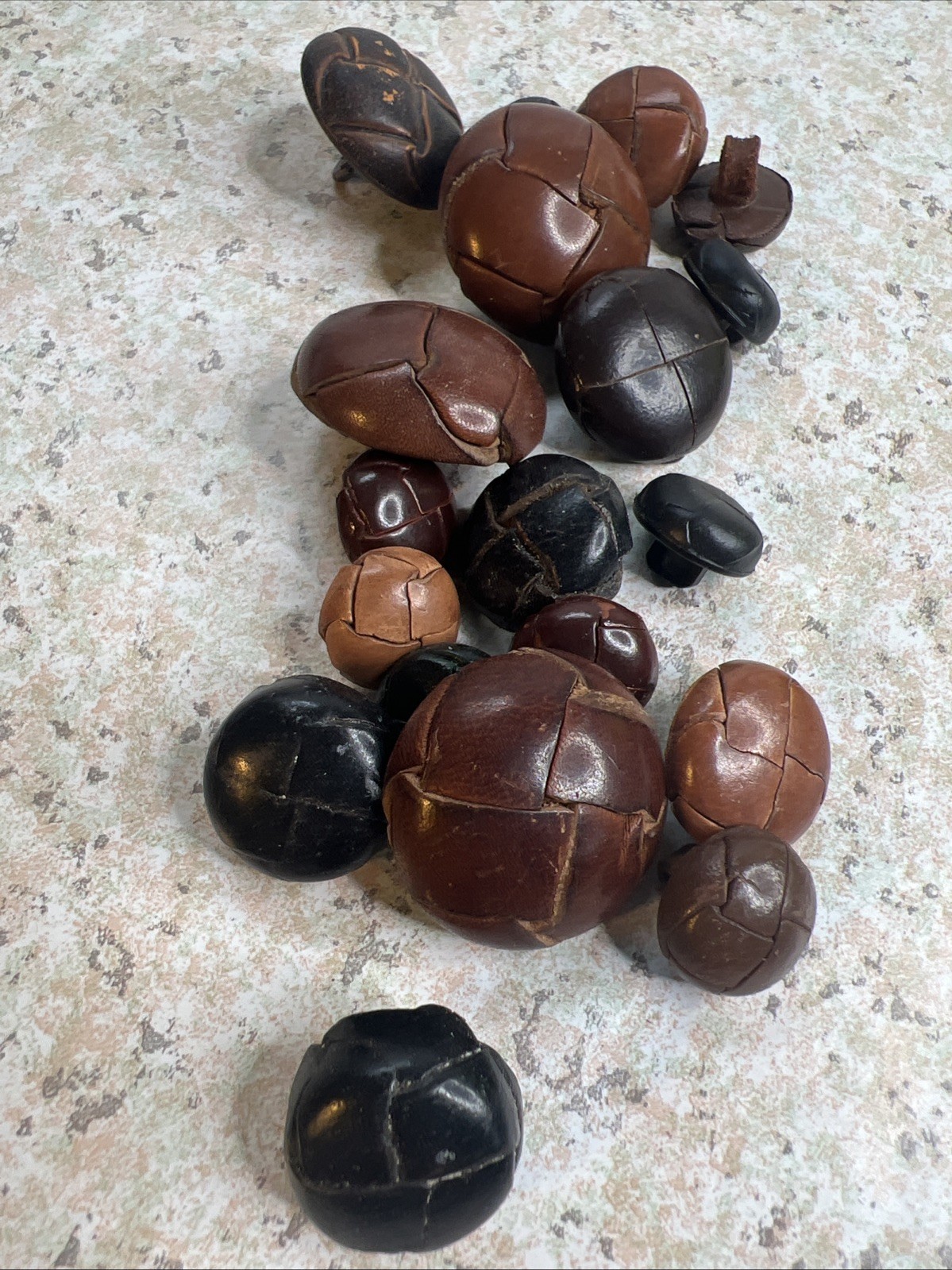 19 Antq Vntg Leather Wrapped Dome Buttons 3/4\ 19 Antq Vntg Leather Wrapped Dome Buttons 3/4\