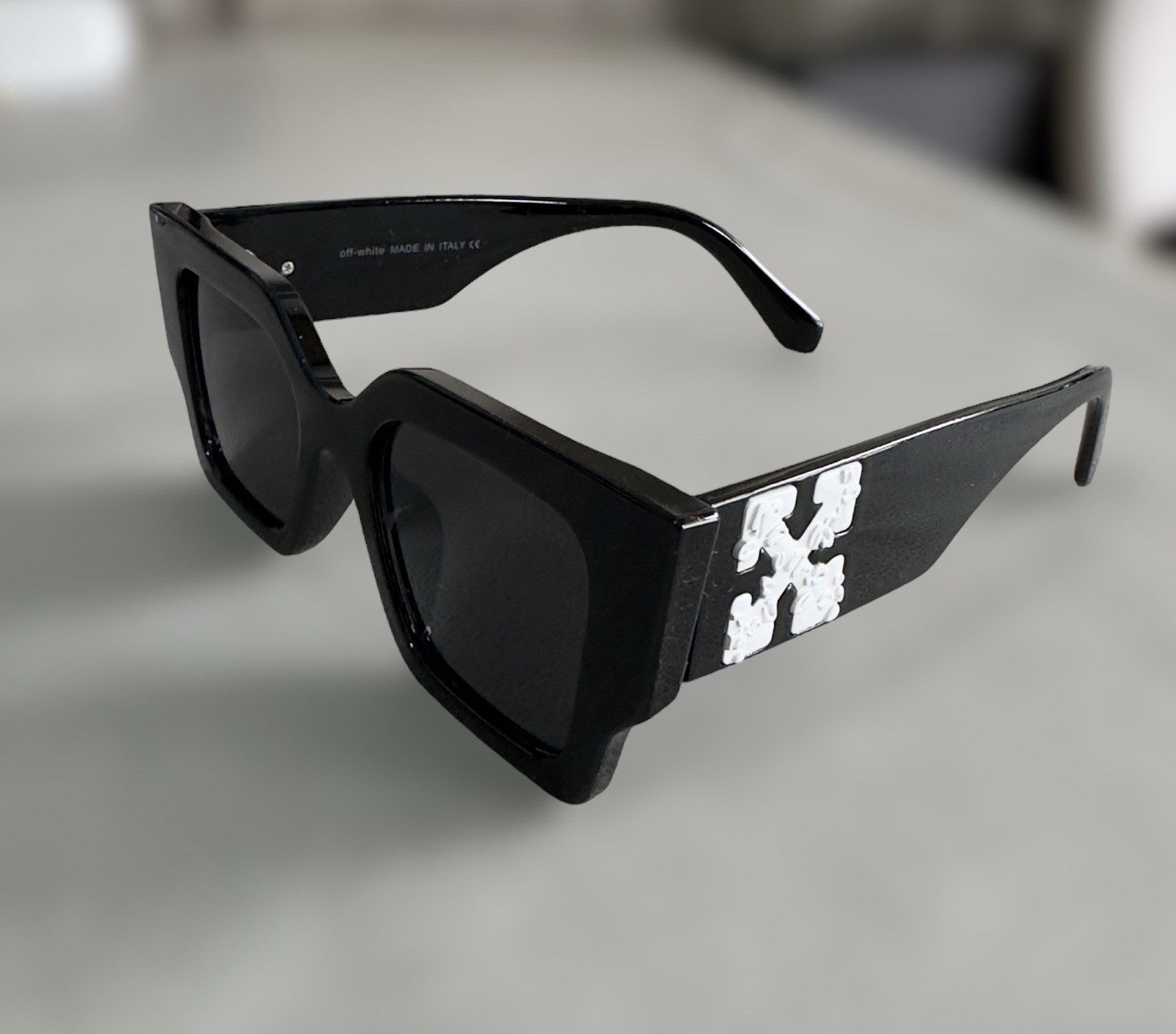 Off-White Virgil Black Limited Edition Unisex Sunglasses Off-White Virgil Black Limited Edition Unisex Sunglasses