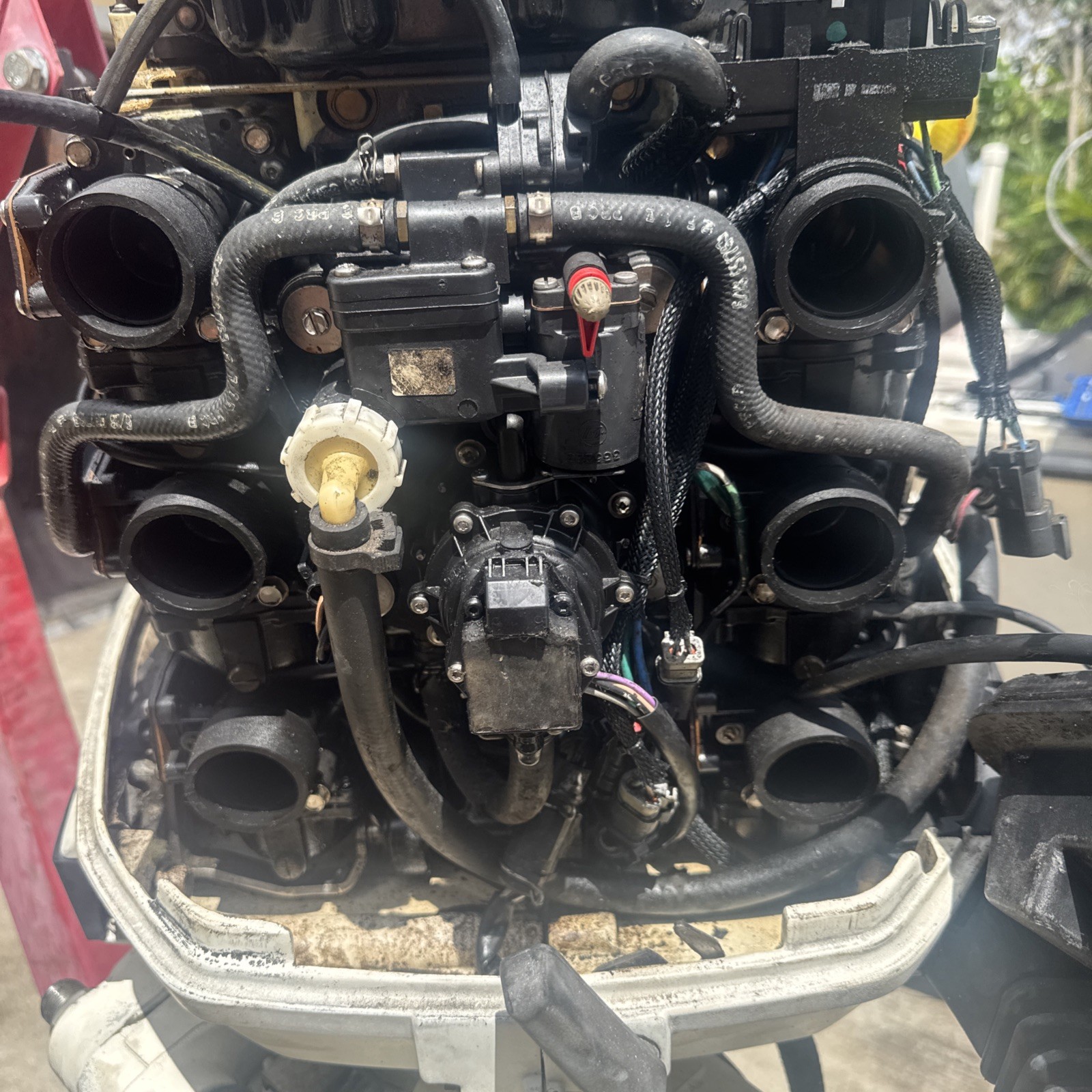 Johnson 150hp 60 Degree 2 Stroke Outboard Carburetor Set (5005556/557) Johnson 150hp 60 Degree 2 Stroke Outboard Carburetor Set (5005556/557)