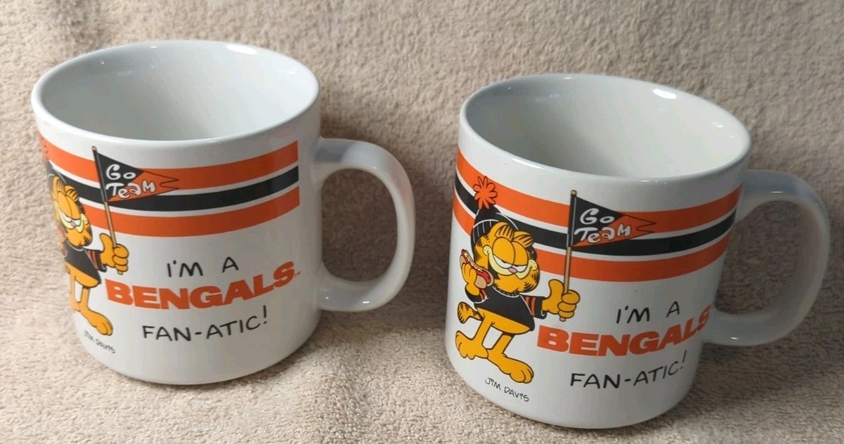 2 Vintage 1978 Garfield Coffee Mug Cup Cincinnati I\'m a Bengals Fan-Atic RARE 2 Vintage 1978 Garfield Coffee Mug Cup Cincinnati I\'m a Bengals Fan-Atic RARE