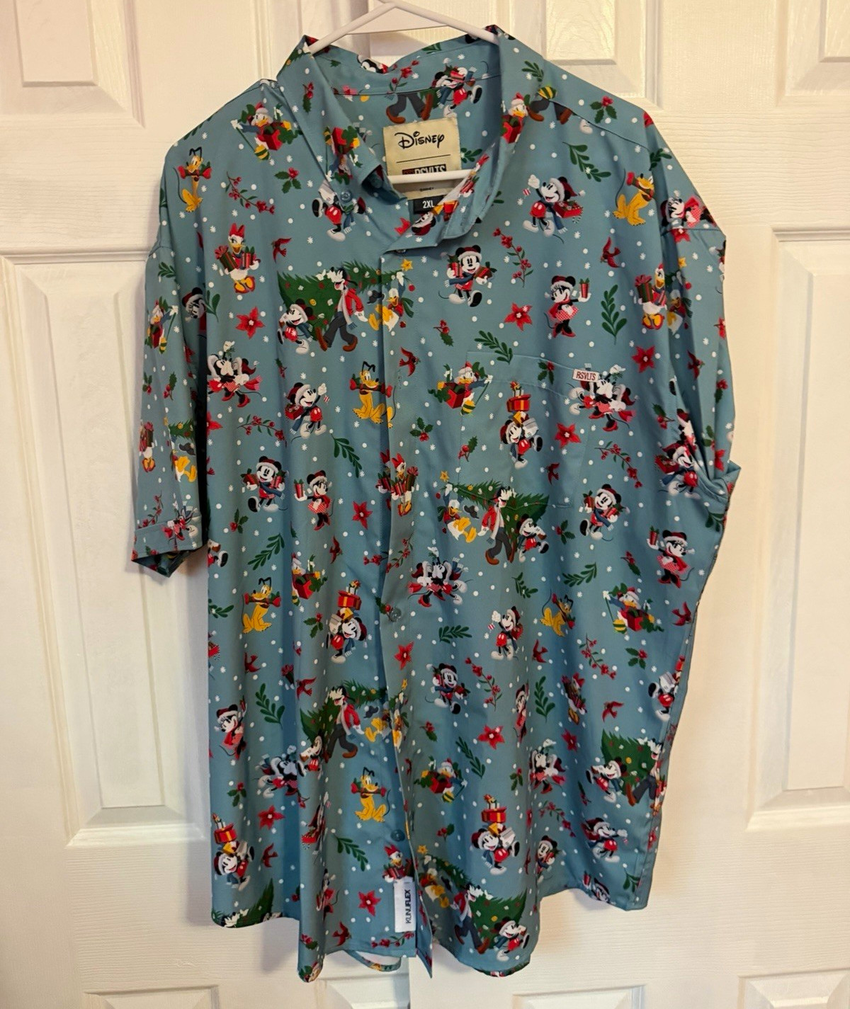 RSVLTS DISNEY 2XL EUC Christmas “Past and Presents”