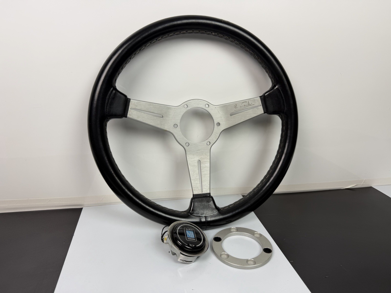 Nardi Torino Classic 330mm Leather Steering Wheel 13” Horn Button JDM
