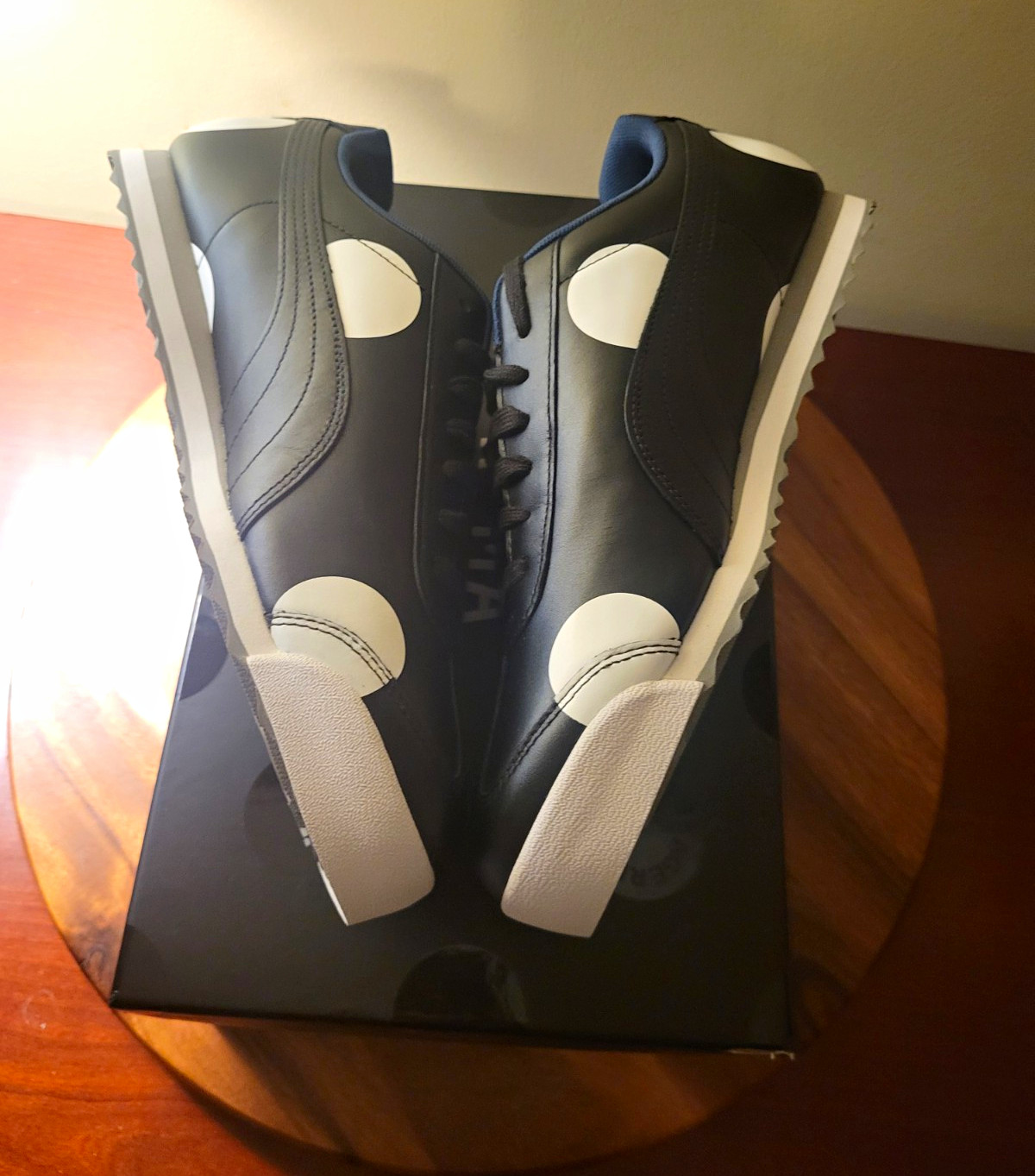 PUMA Roma Karl Lagerfeld x PUMA Polka Dot Leather Sneakers Black/White 11.5 PUMA Roma Karl Lagerfeld x PUMA Polka Dot Leather Sneakers Black/White 11.5