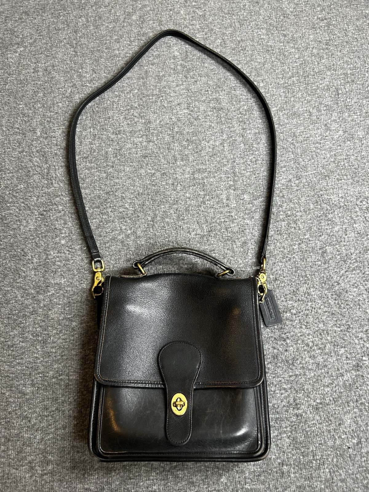 VTG Coach Station Bag 5130 Black Leather Crossbody Purse USA Made Turnlock 90’s