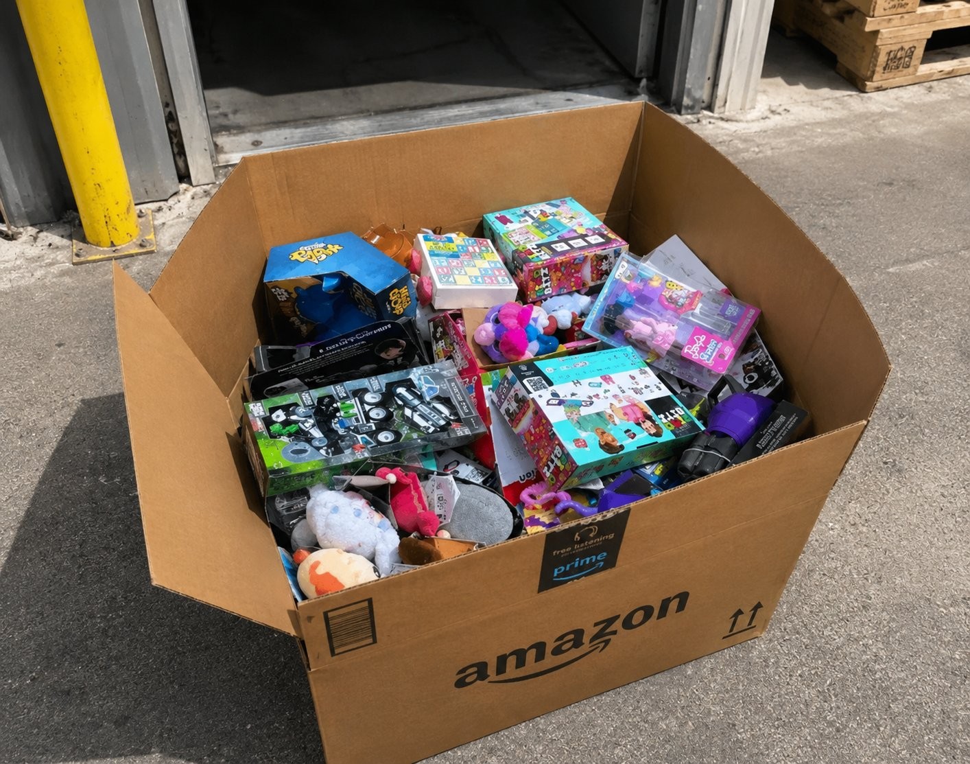 reseller box overstock assorted retail general merchandise & novelty lot