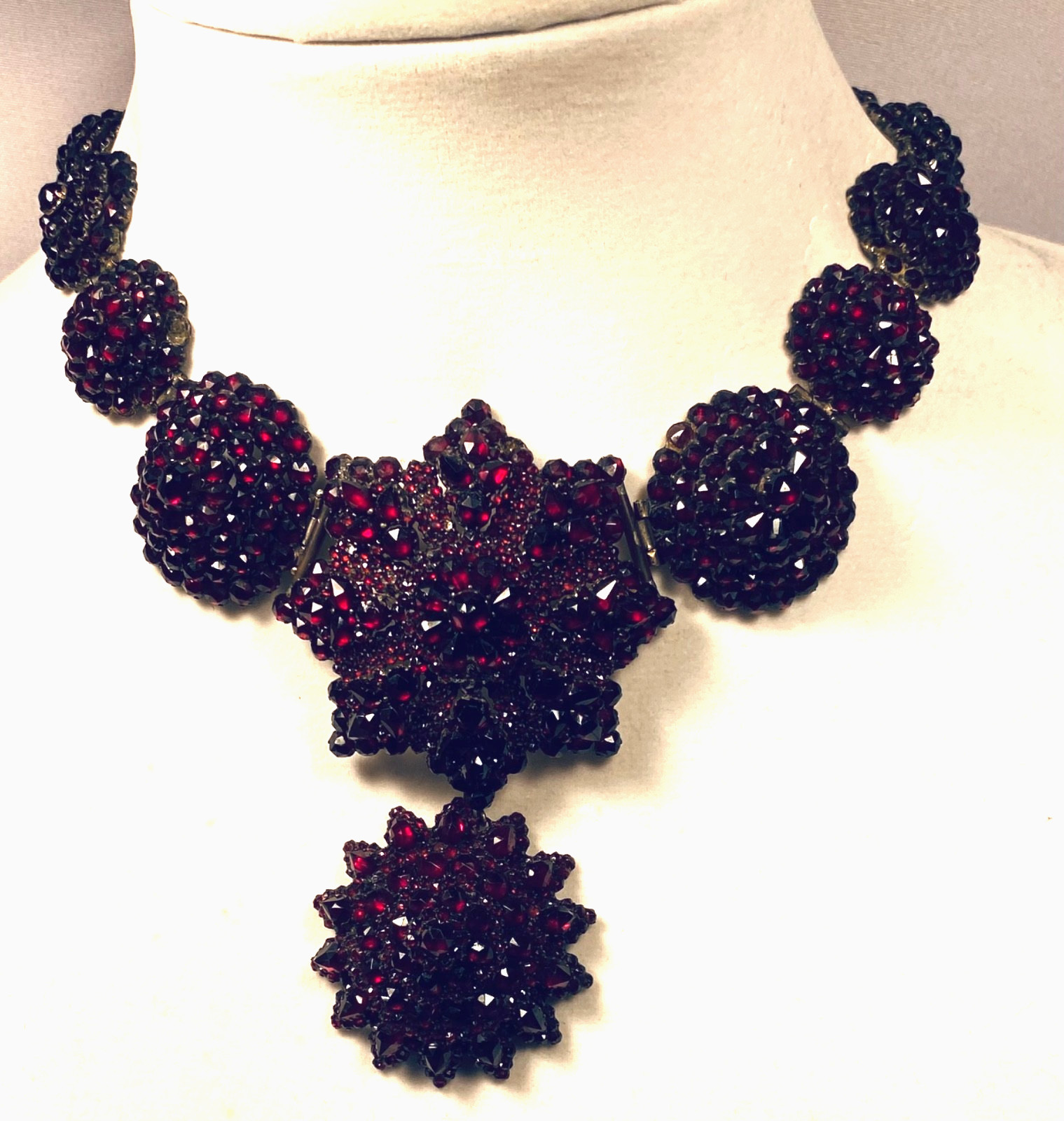 Magnificent Victorian Bohemian Garnet Antique Necklace